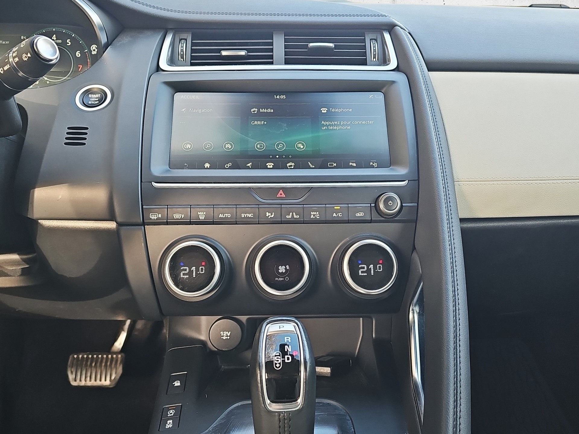 JAGUAR E-Pace 2.0 P250 HSE AWD Automatik-image-20