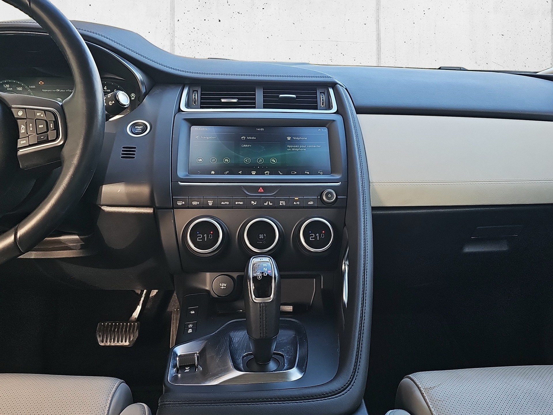 JAGUAR E-Pace 2.0 P250 HSE AWD Automatik-image-19