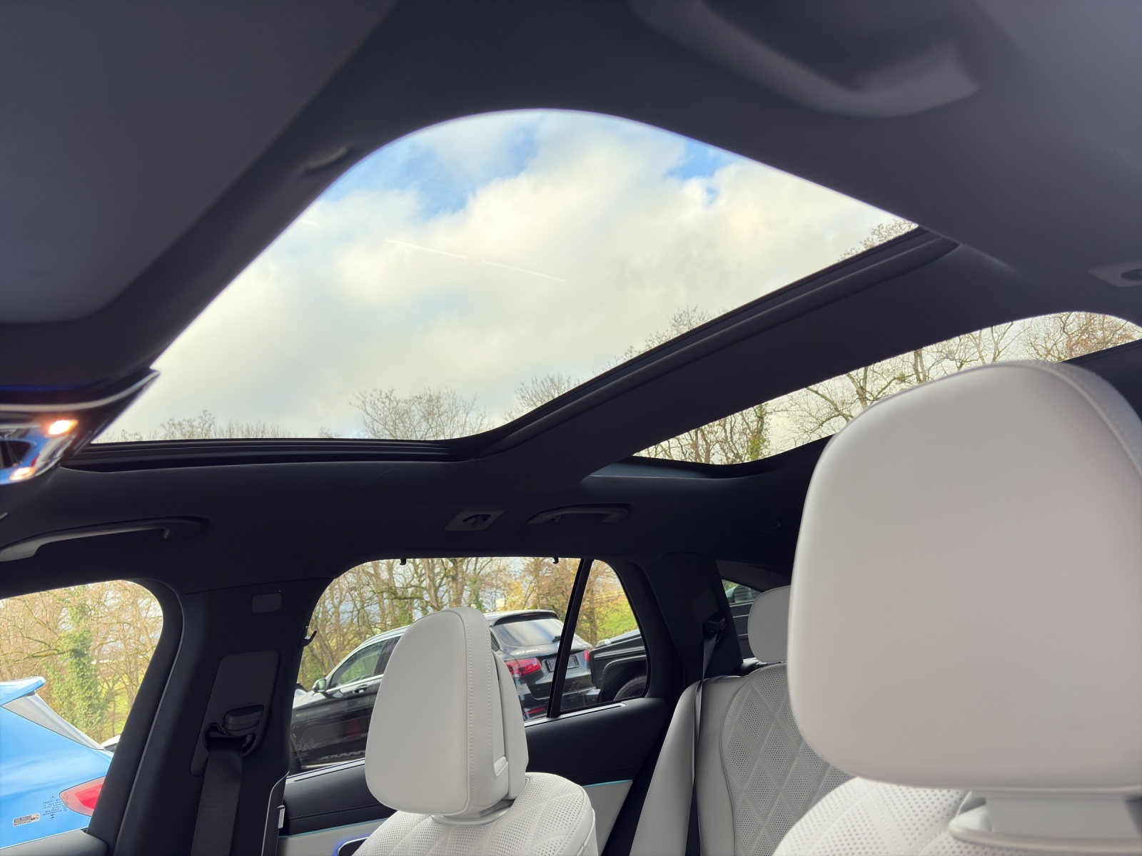 MERCEDES-BENZ E 300 de T 4Matic EQ Hybrid 9G-Tronic-image-12
