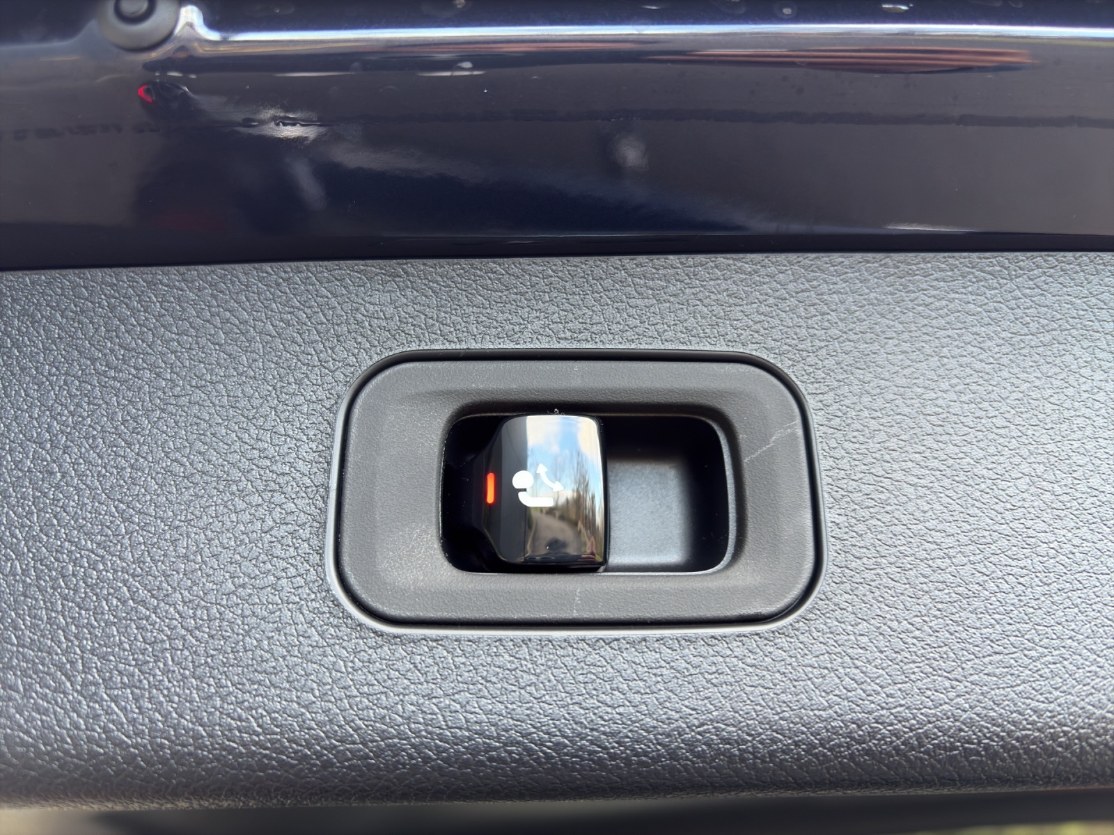 MERCEDES-BENZ E 300 de T 4Matic EQ Hybrid 9G-Tronic-image-7