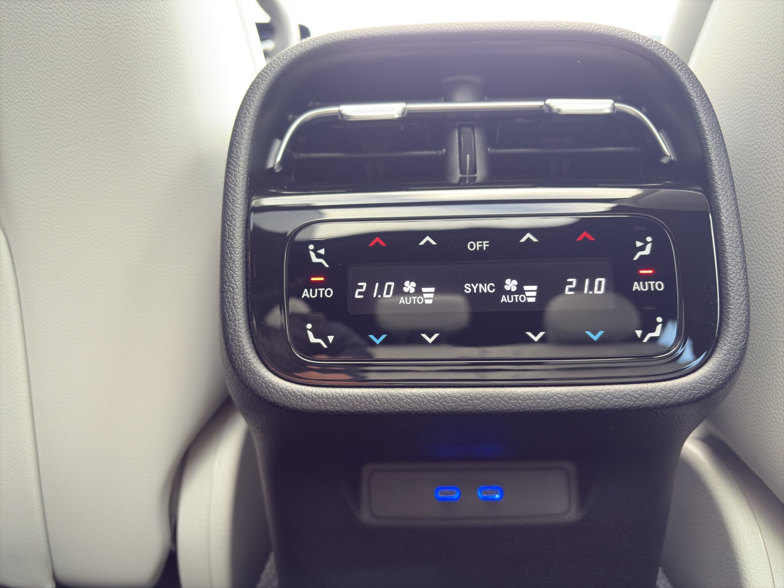 MERCEDES-BENZ E 300 de T 4Matic EQ Hybrid 9G-Tronic-image-18