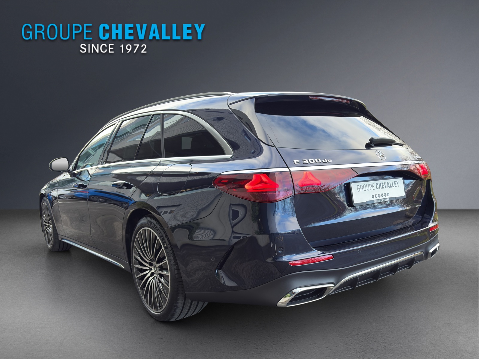 MERCEDES-BENZ E 300 de T 4Matic EQ Hybrid 9G-Tronic-image-3