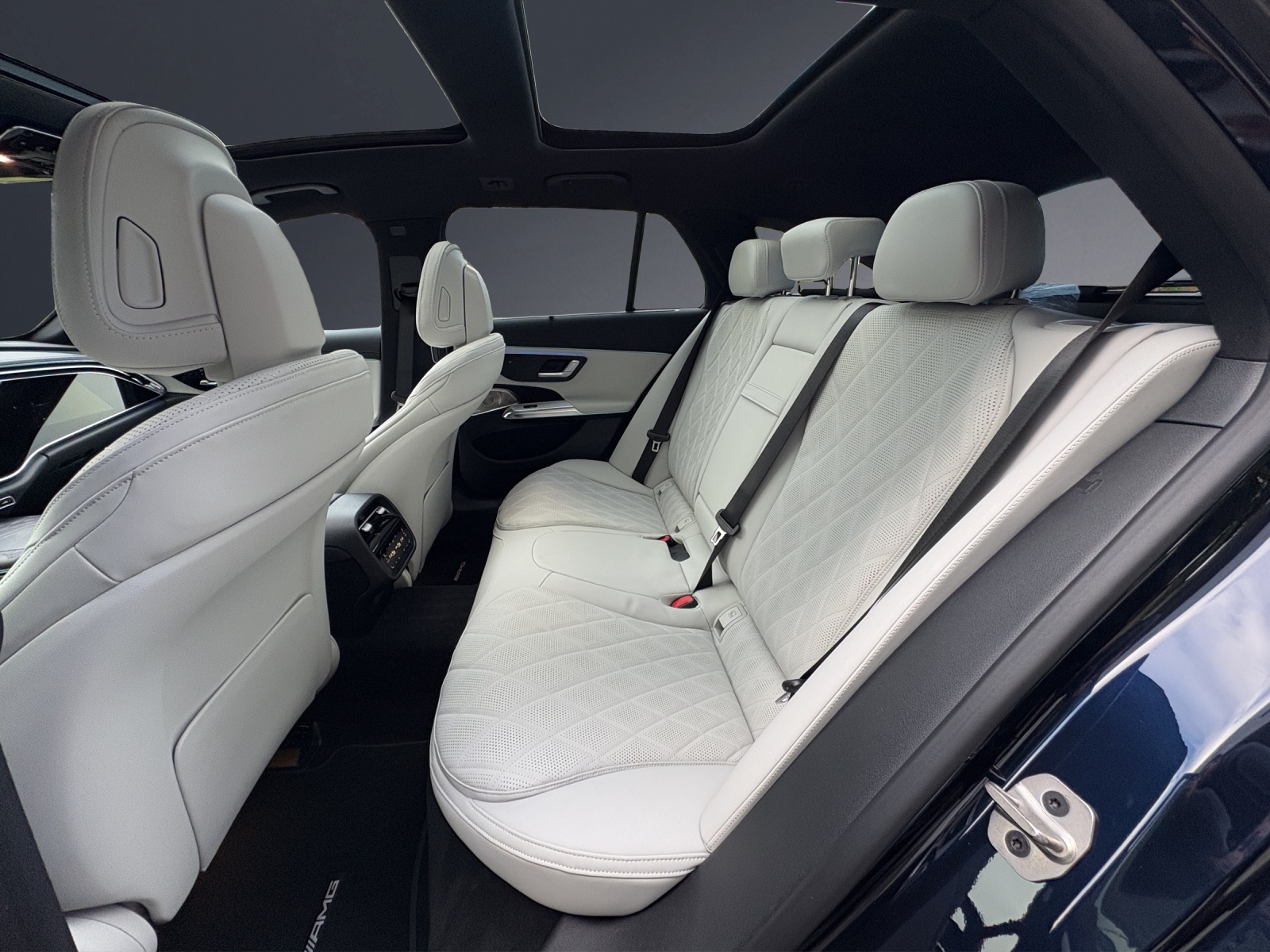MERCEDES-BENZ E 300 de T 4Matic EQ Hybrid 9G-Tronic-image-16