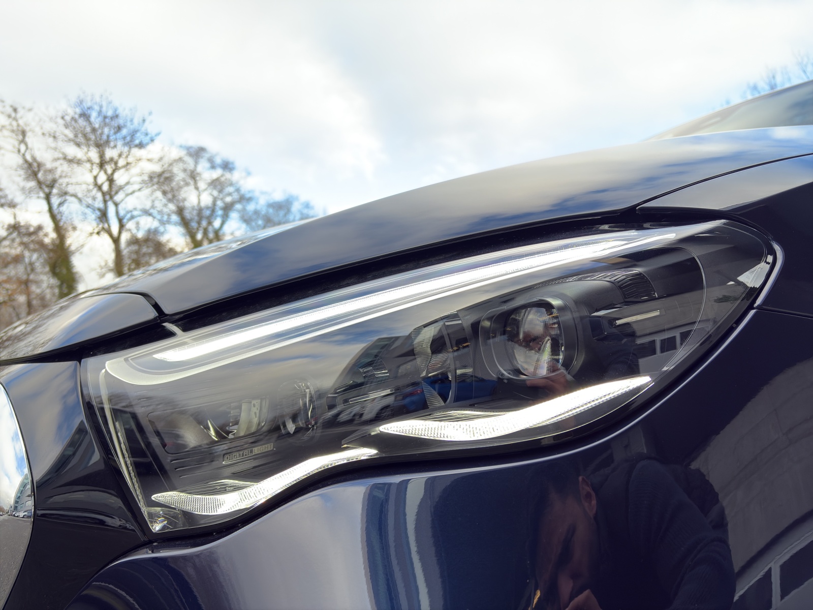 MERCEDES-BENZ E 300 de T 4Matic EQ Hybrid 9G-Tronic-image-10