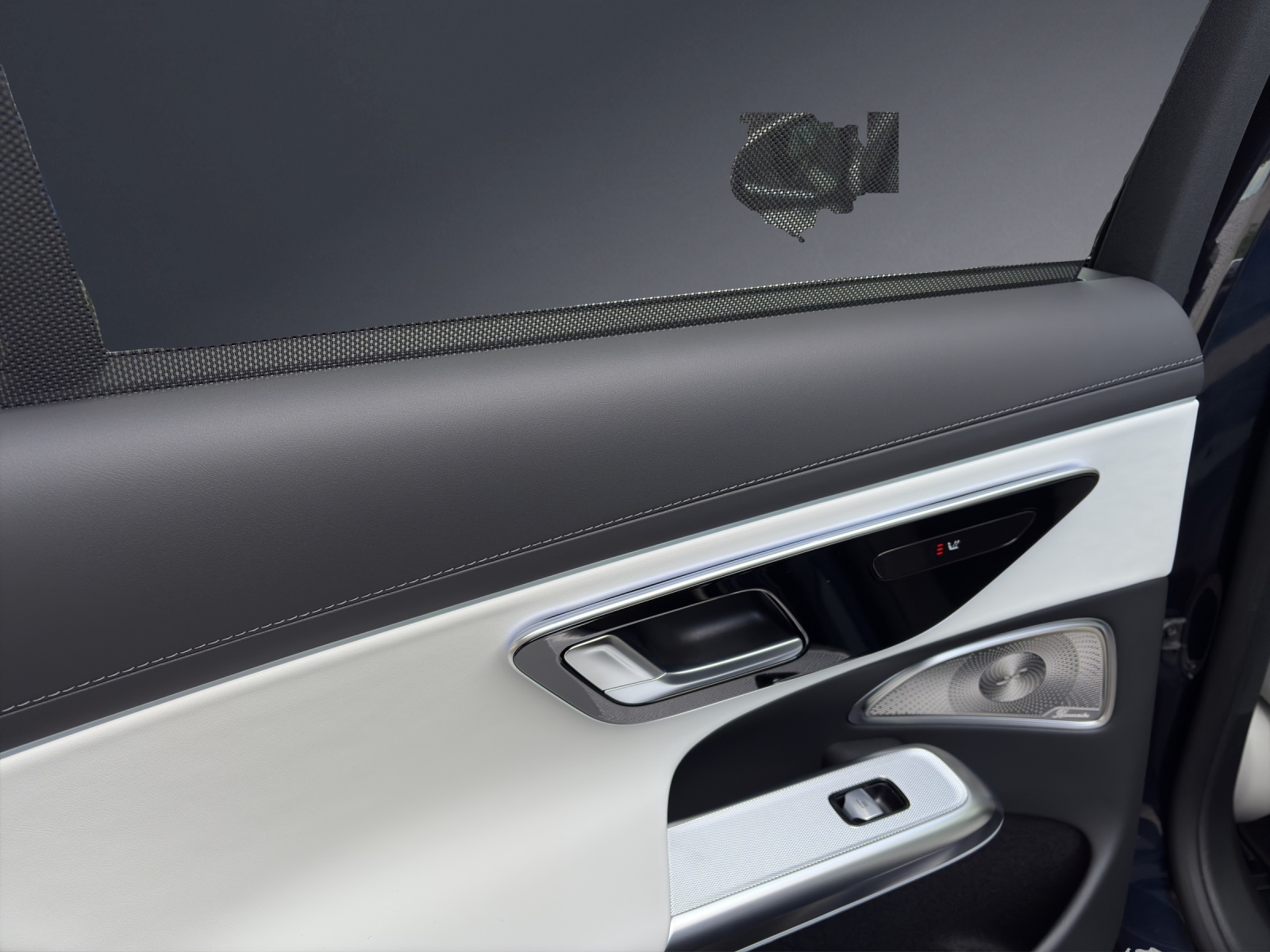 MERCEDES-BENZ E 300 de T 4Matic EQ Hybrid 9G-Tronic-image-17