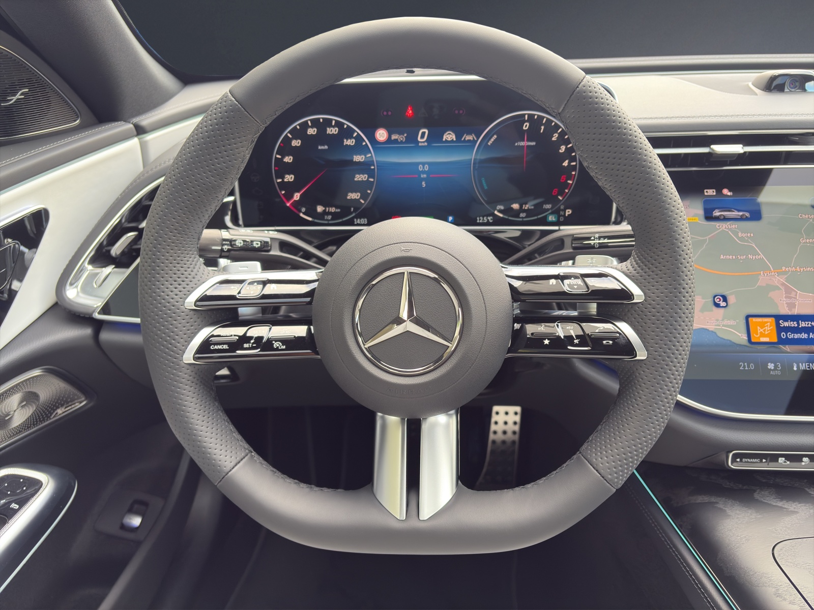 MERCEDES-BENZ E 300 de T 4Matic EQ Hybrid 9G-Tronic-image-15