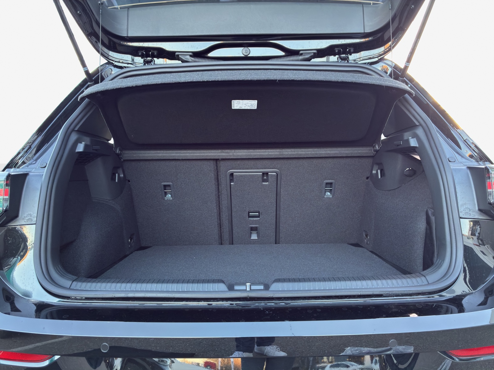 VW Golf 2.0 TSI R DSG 4 Motion-image-12