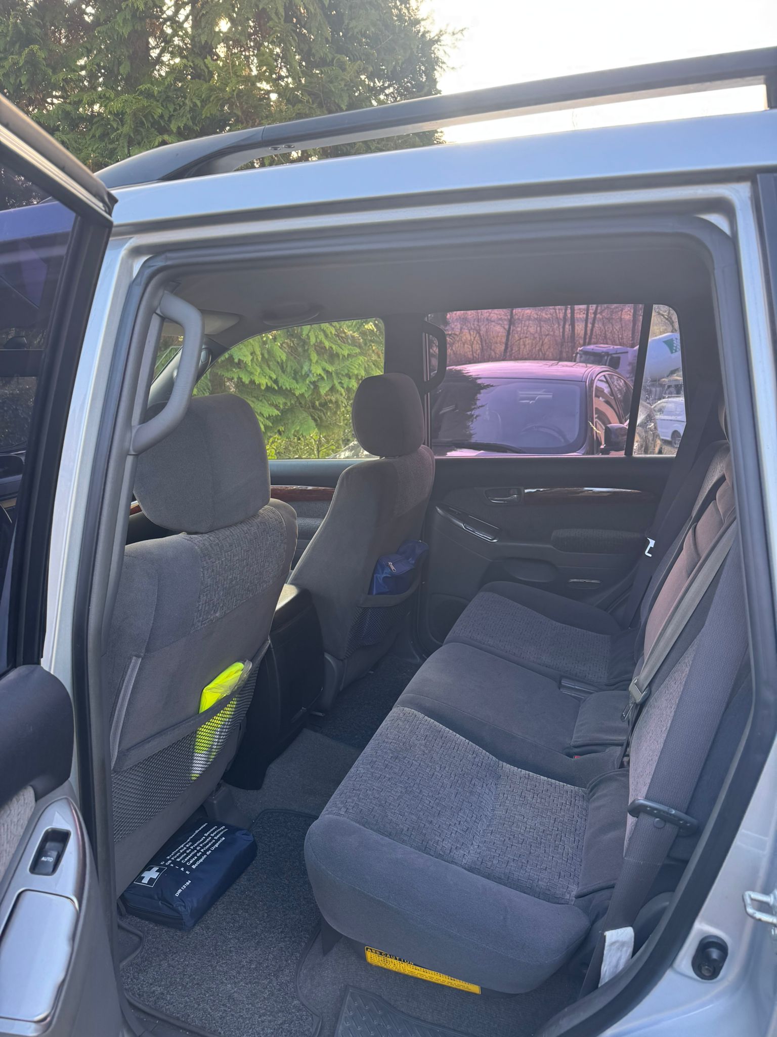 TOYOTA Land Cruiser KDJ120-image-6