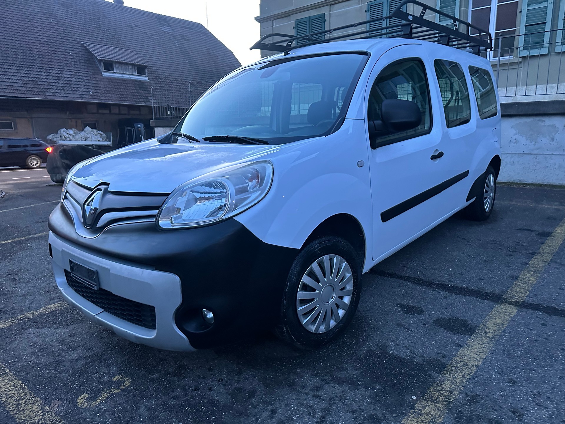RENAULT KANGOO MAXI-image-1
