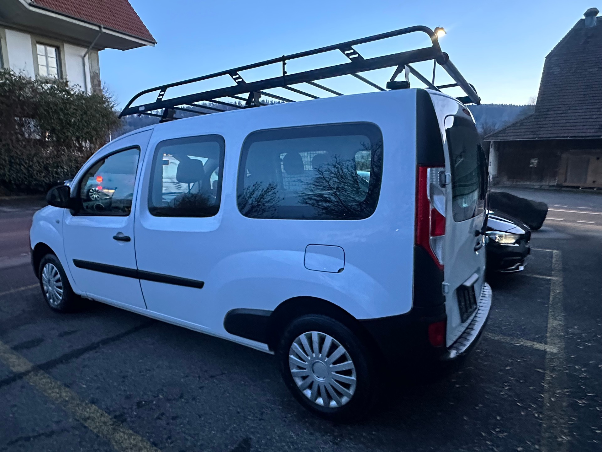 RENAULT KANGOO MAXI-image-3