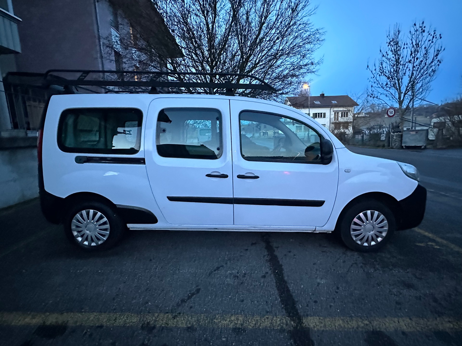 RENAULT KANGOO MAXI-image-7