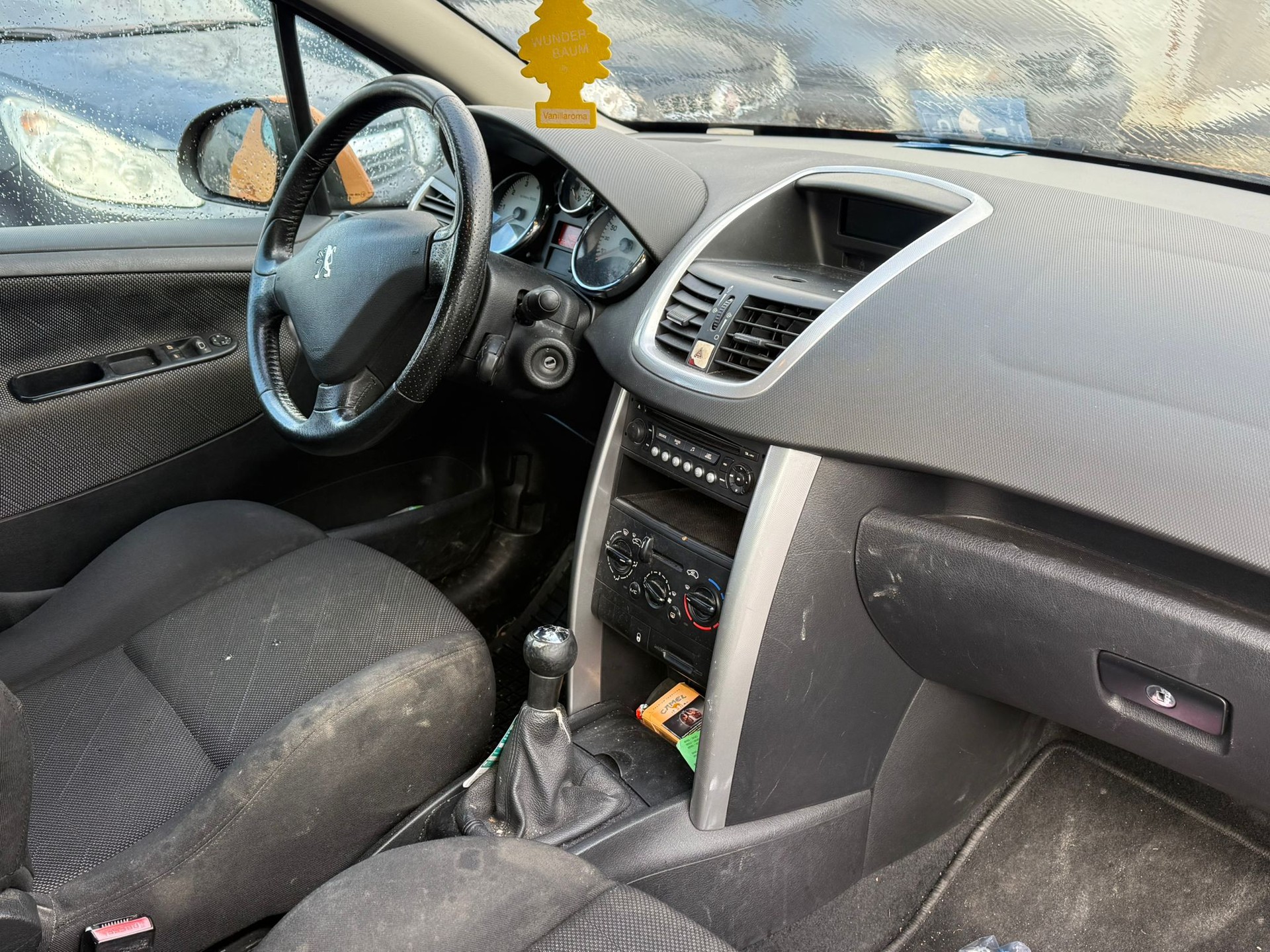 PEUGEOT 207 1.4 16V Look-image-9