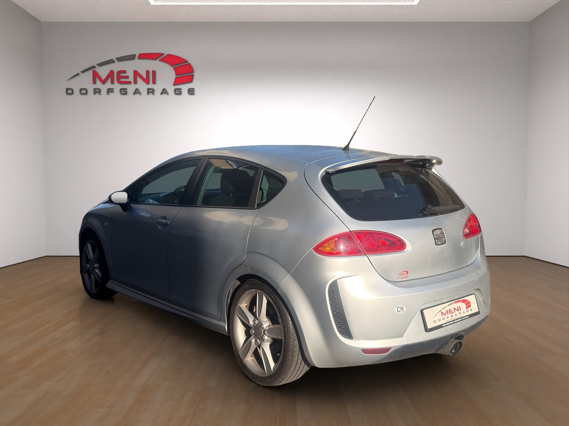 SEAT Leon 2.0 FSI T Stylance-image-4
