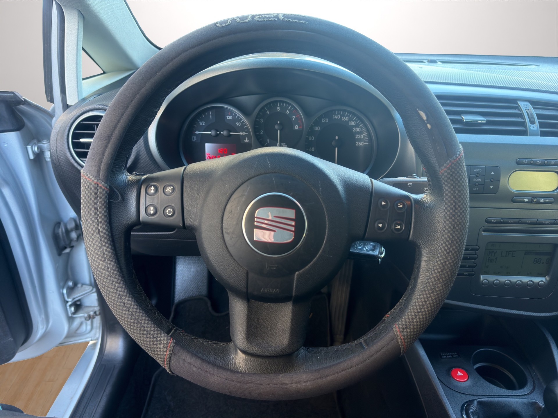 SEAT Leon 2.0 FSI T Stylance-image-9
