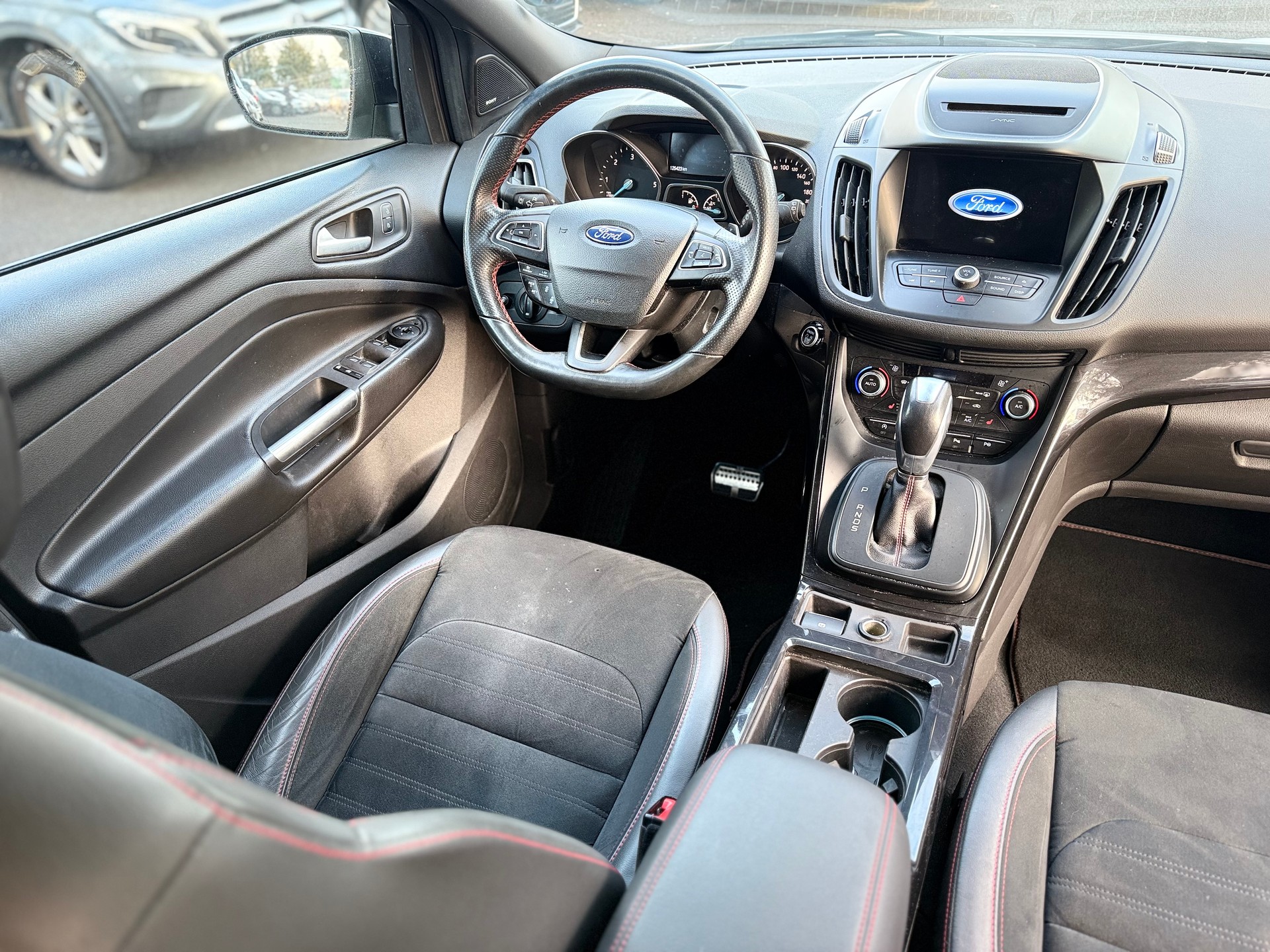 FORD Kuga 2.0 TDCi ST Line High 4WD PowerShift-image-8