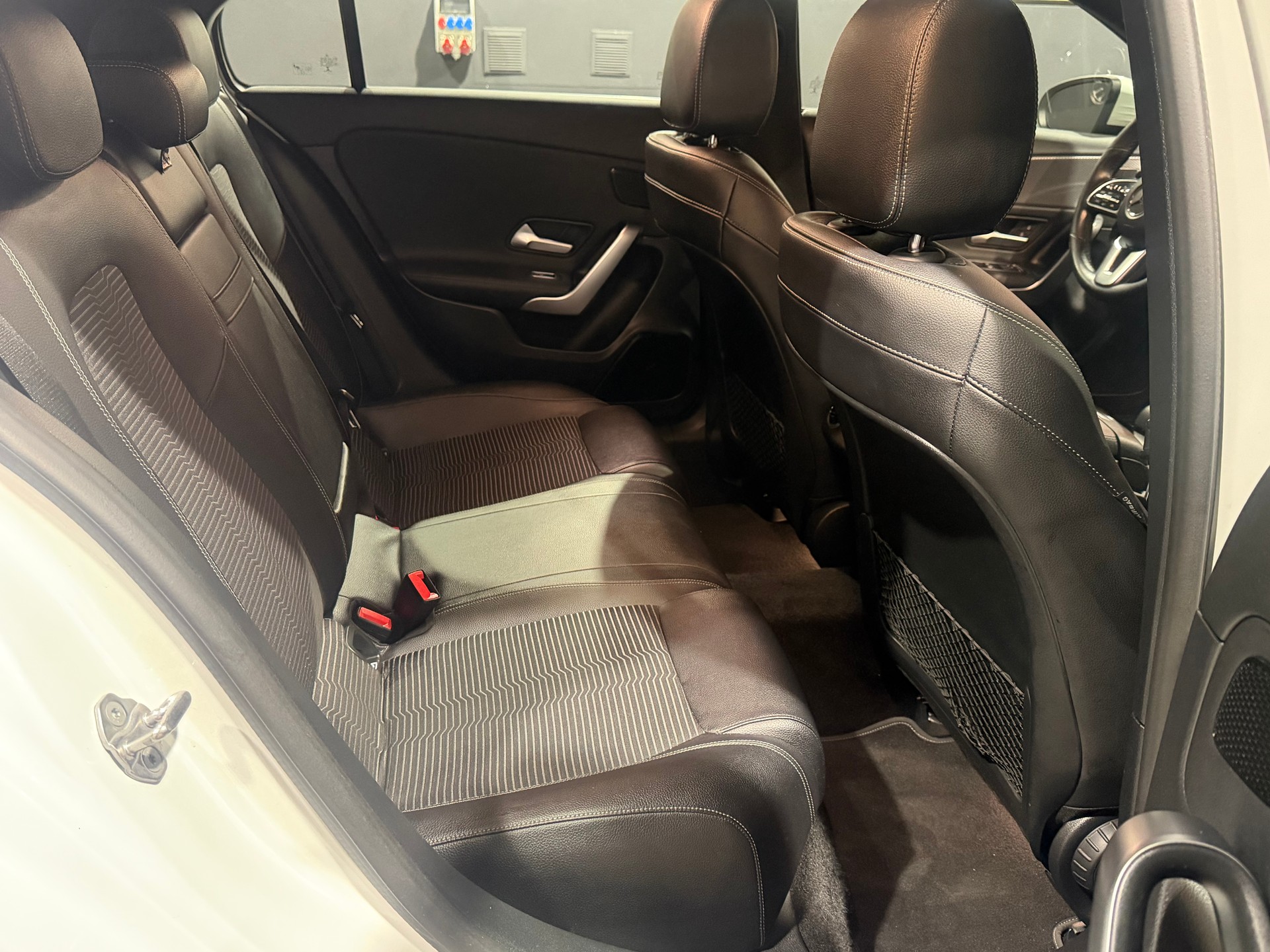 MERCEDES-BENZ A 200 d Style 8G-DCT-image-11