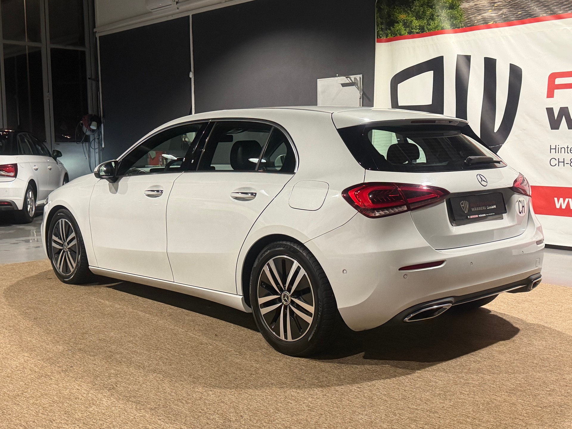 MERCEDES-BENZ A 200 d Style 8G-DCT-image-4