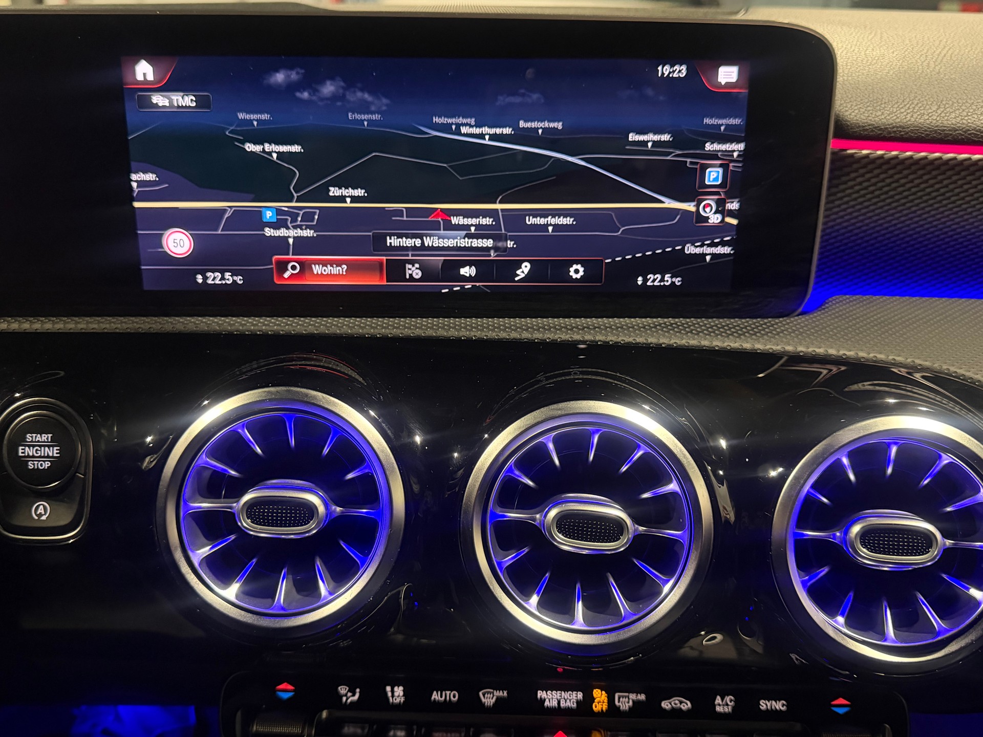 MERCEDES-BENZ A 200 d Style 8G-DCT-image-15