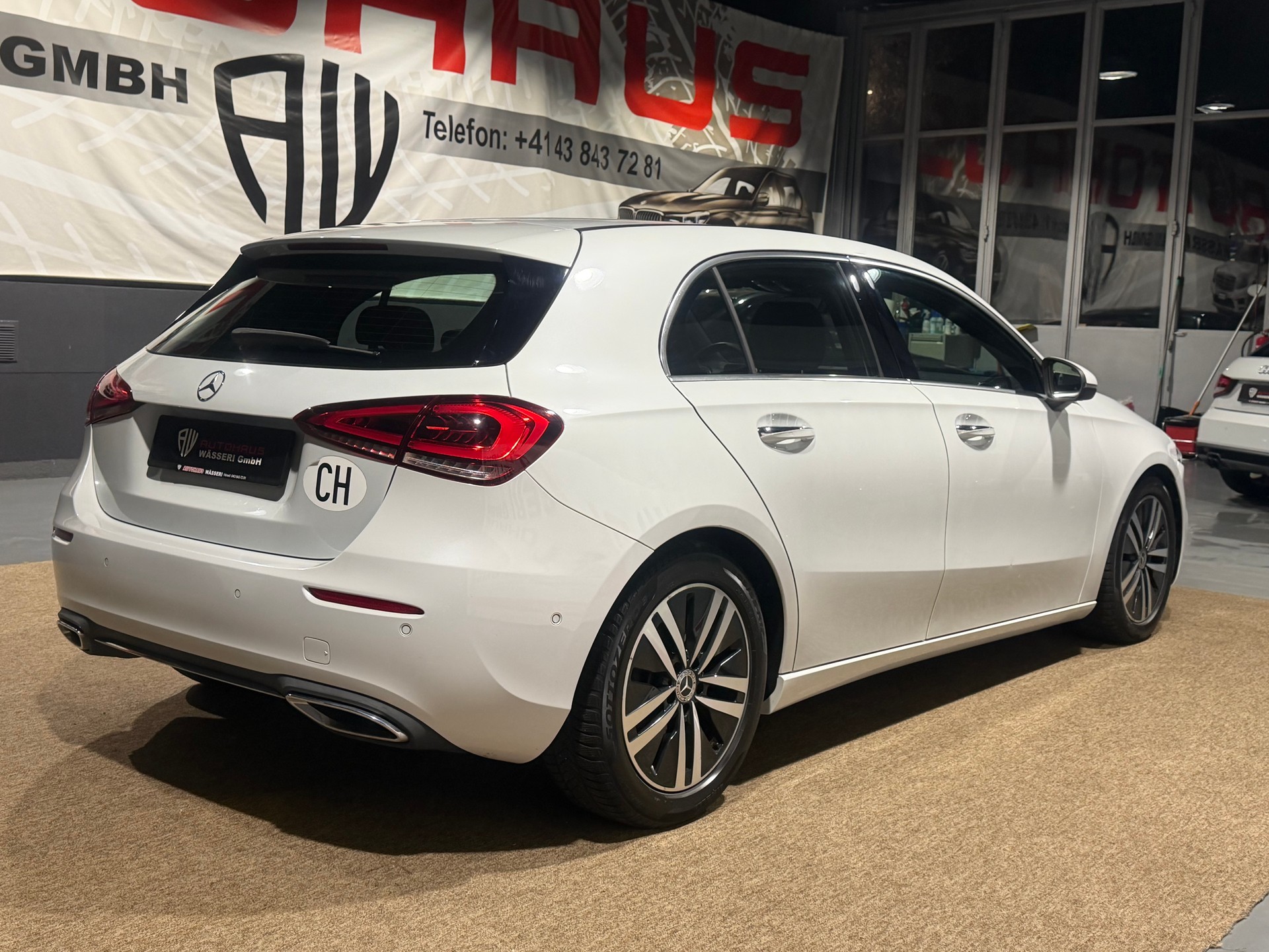 MERCEDES-BENZ A 200 d Style 8G-DCT-image-2