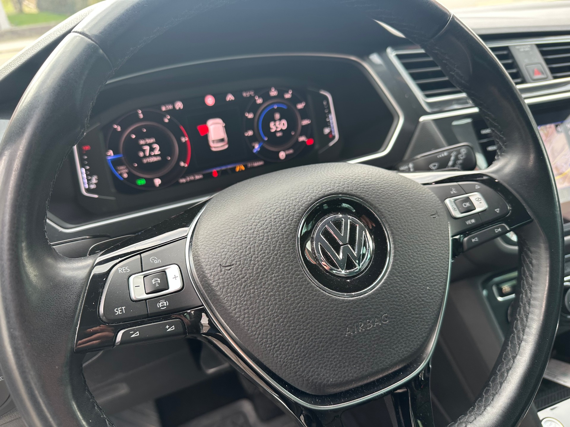 VW Tiguan 2.0 TDI SCR Highline 4Motion-image-10