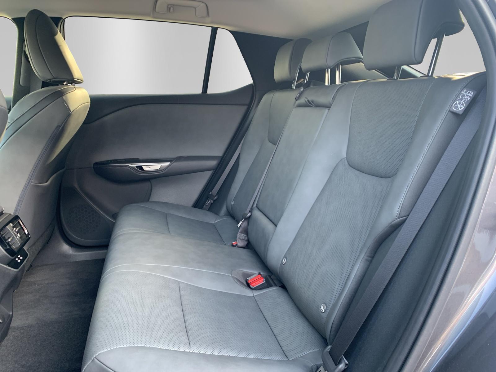 LEXUS RZ 450e Comfort-image-8