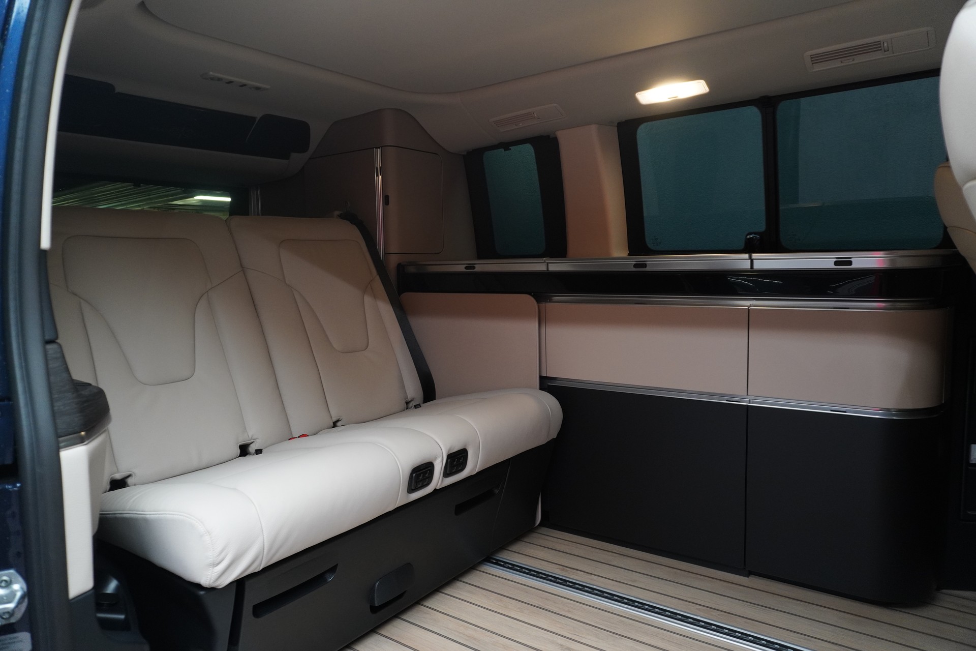 MERCEDES-BENZ Marco Polo 300 d 4M A-image-13