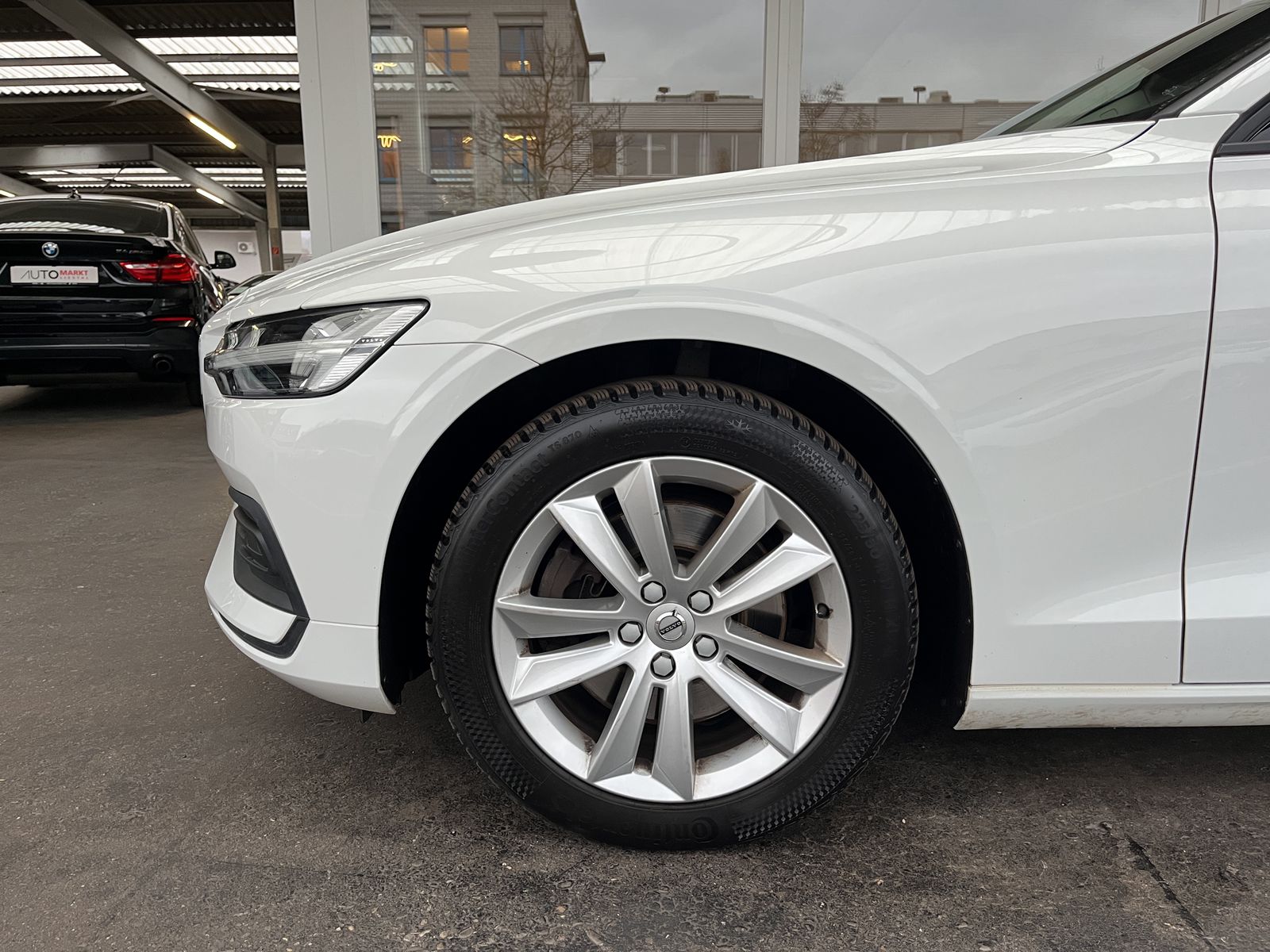 VOLVO V60 B3 Benzin Mild Hybrid Momentum Light Geartronic-image-4