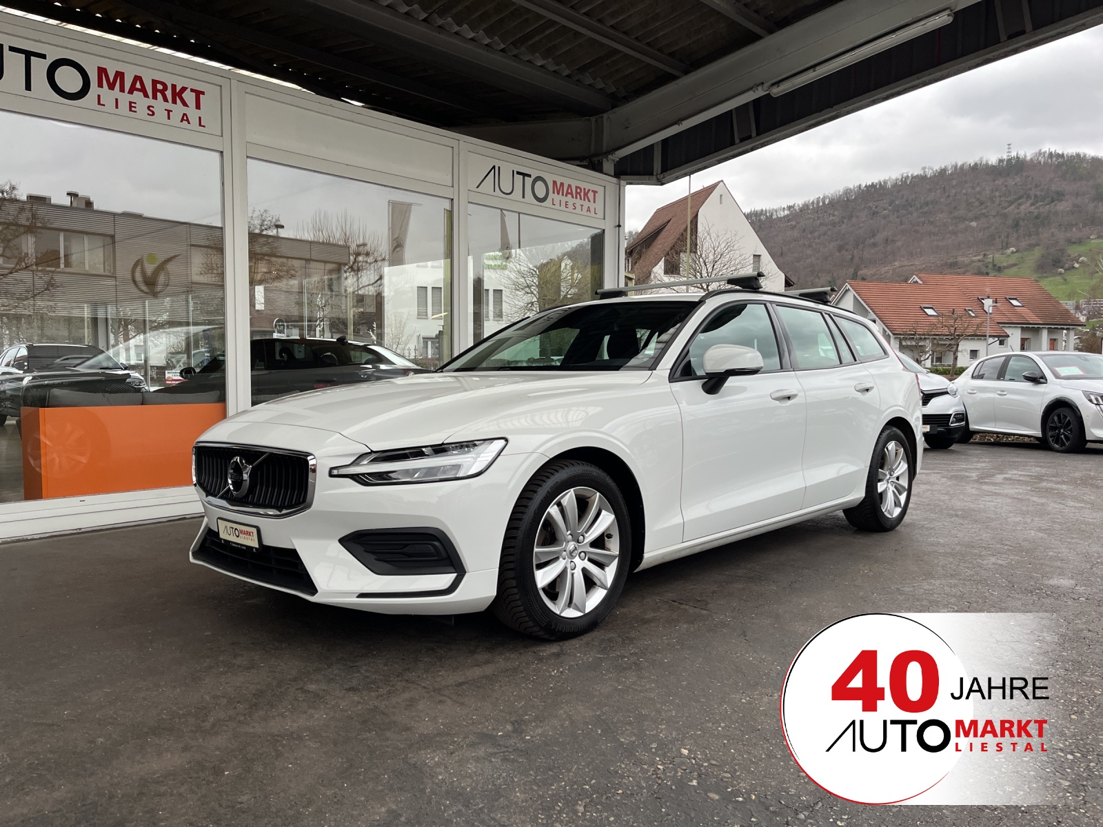 VOLVO V60 B3 Benzin Mild Hybrid Momentum Light Geartronic