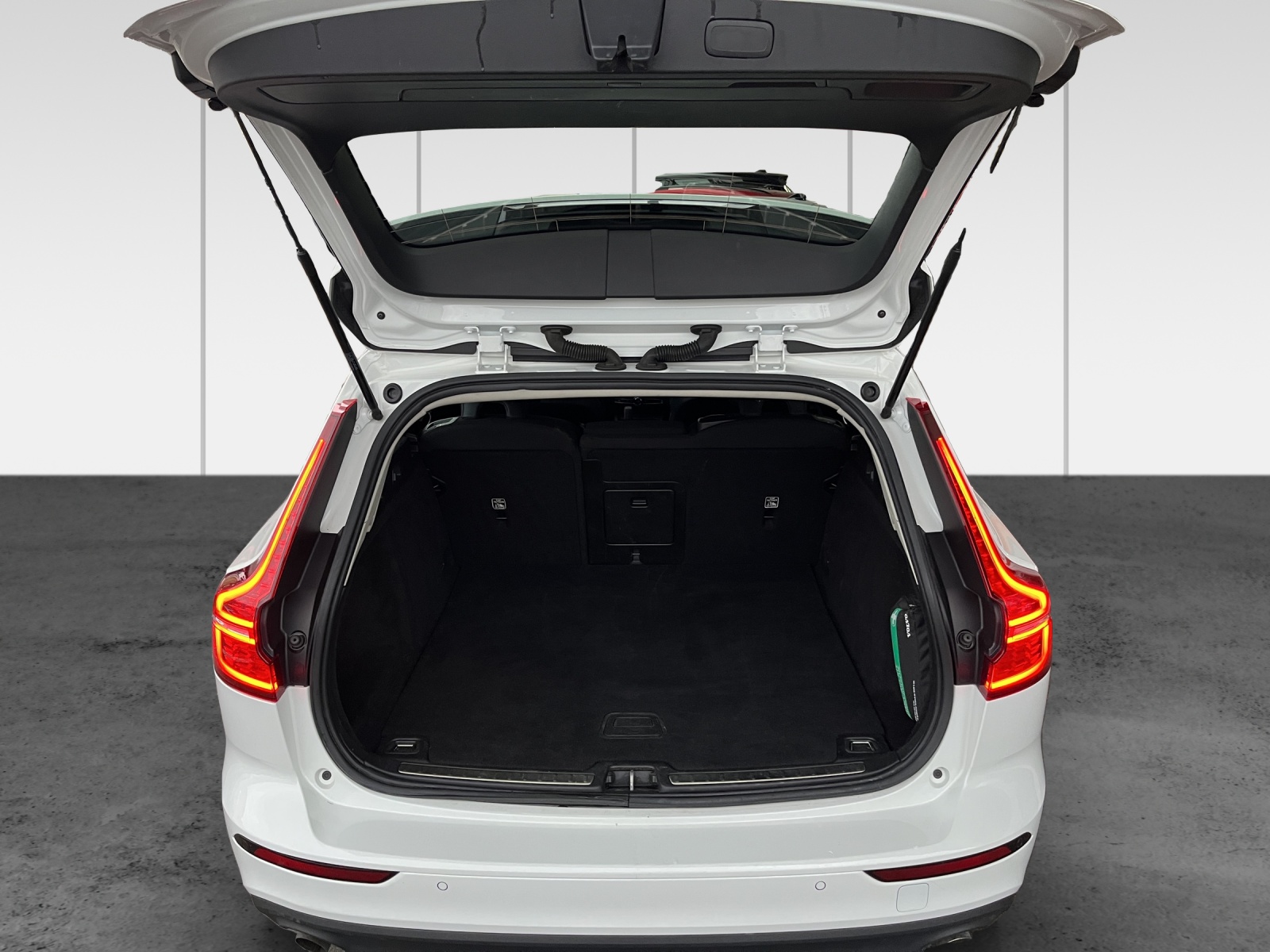 VOLVO V60 B3 Benzin Mild Hybrid Momentum Light Geartronic-image-10