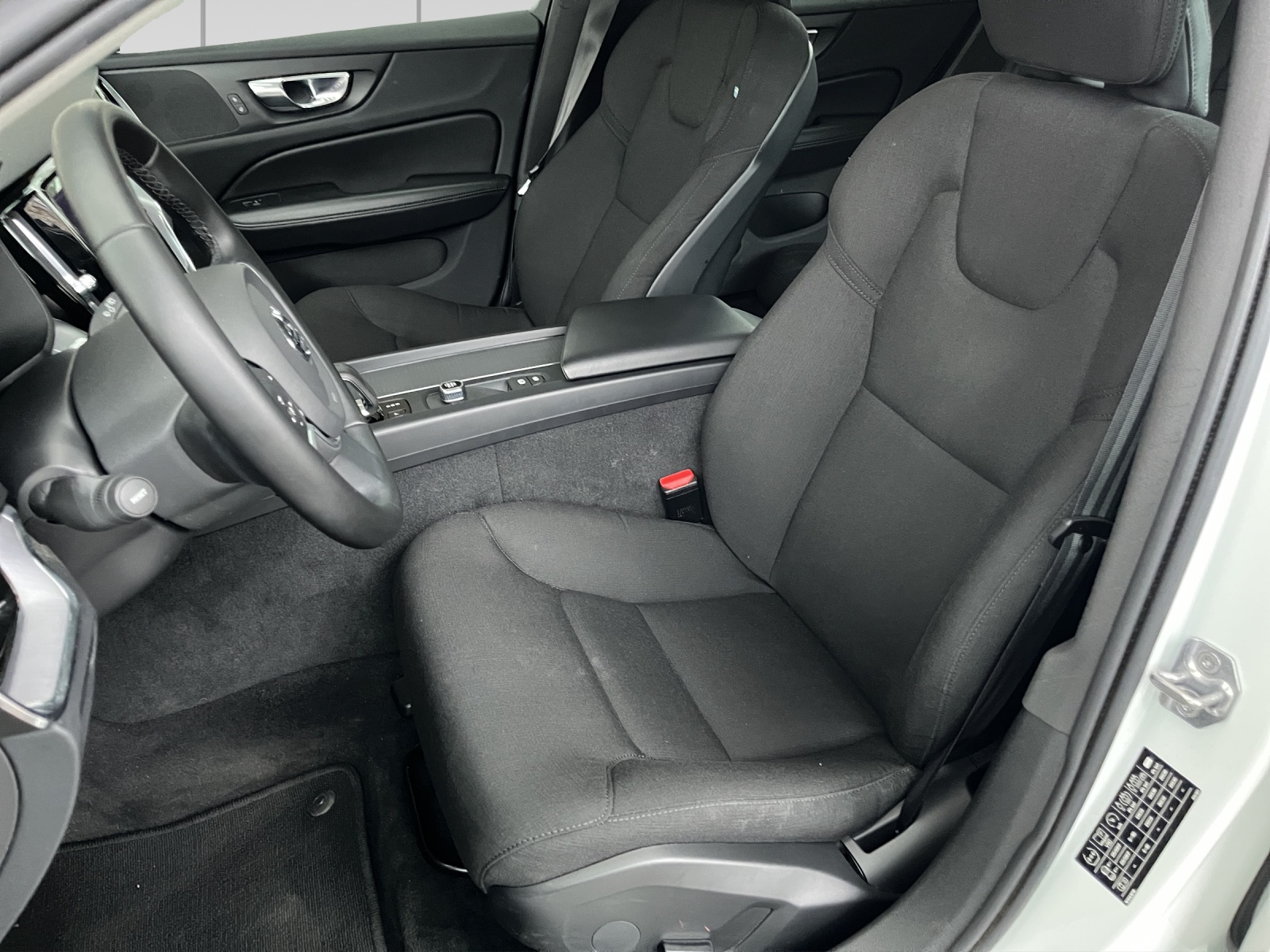 VOLVO V60 B3 Benzin Mild Hybrid Momentum Light Geartronic-image-5