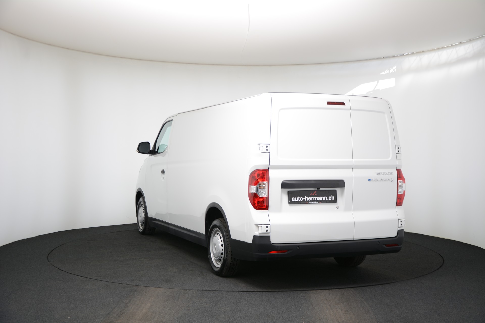 MAXUS eDELIVER 3 Kastenaufbau L2 50kWh-image-10