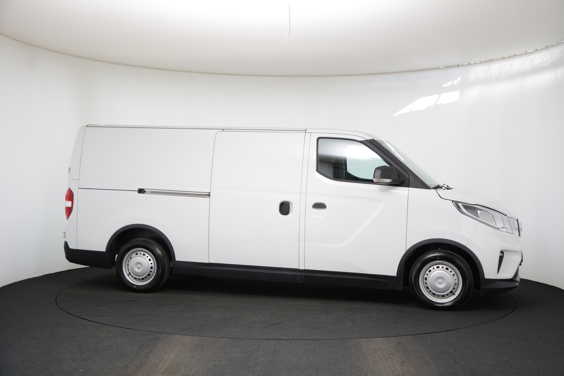 MAXUS eDELIVER 3 Kastenaufbau L2 50kWh-image-17