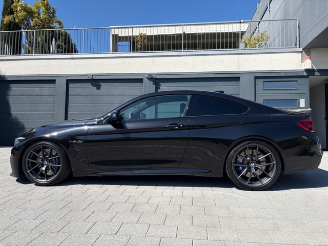 BMW original M4 CS | Carbon | OLED | CH-Fzg. | Rarität-image-9