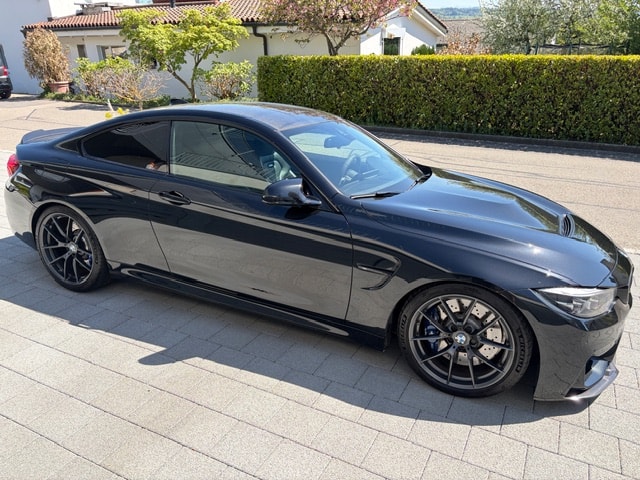 BMW original M4 CS | Carbon | OLED | CH-Fzg. | Rarität-image-12