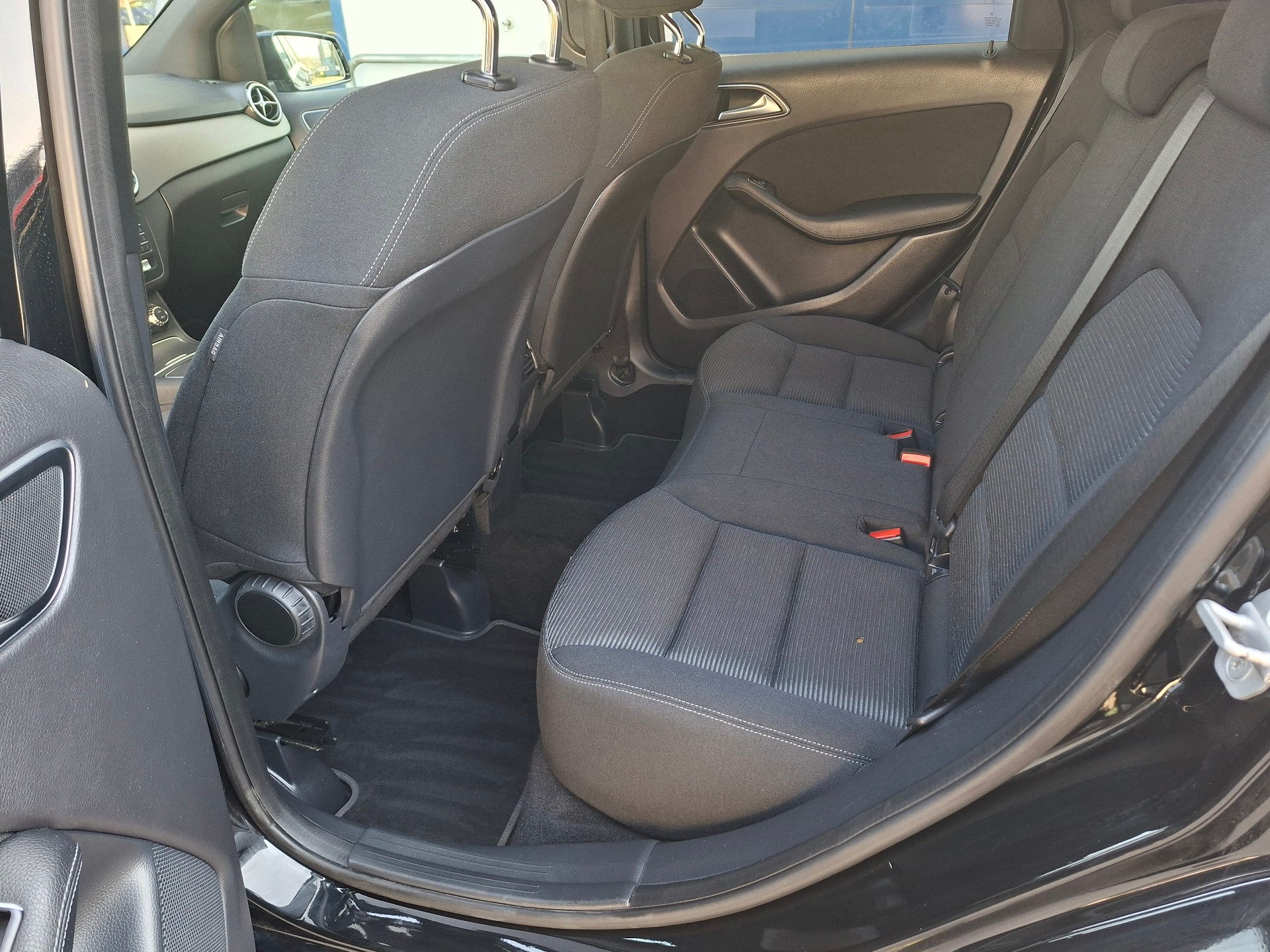 MERCEDES-BENZ B 180 CDI Style 7G-DCT-image-9