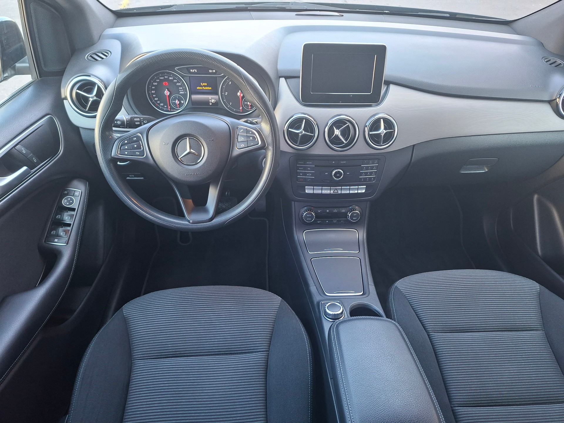 MERCEDES-BENZ B 180 CDI Style 7G-DCT-image-8