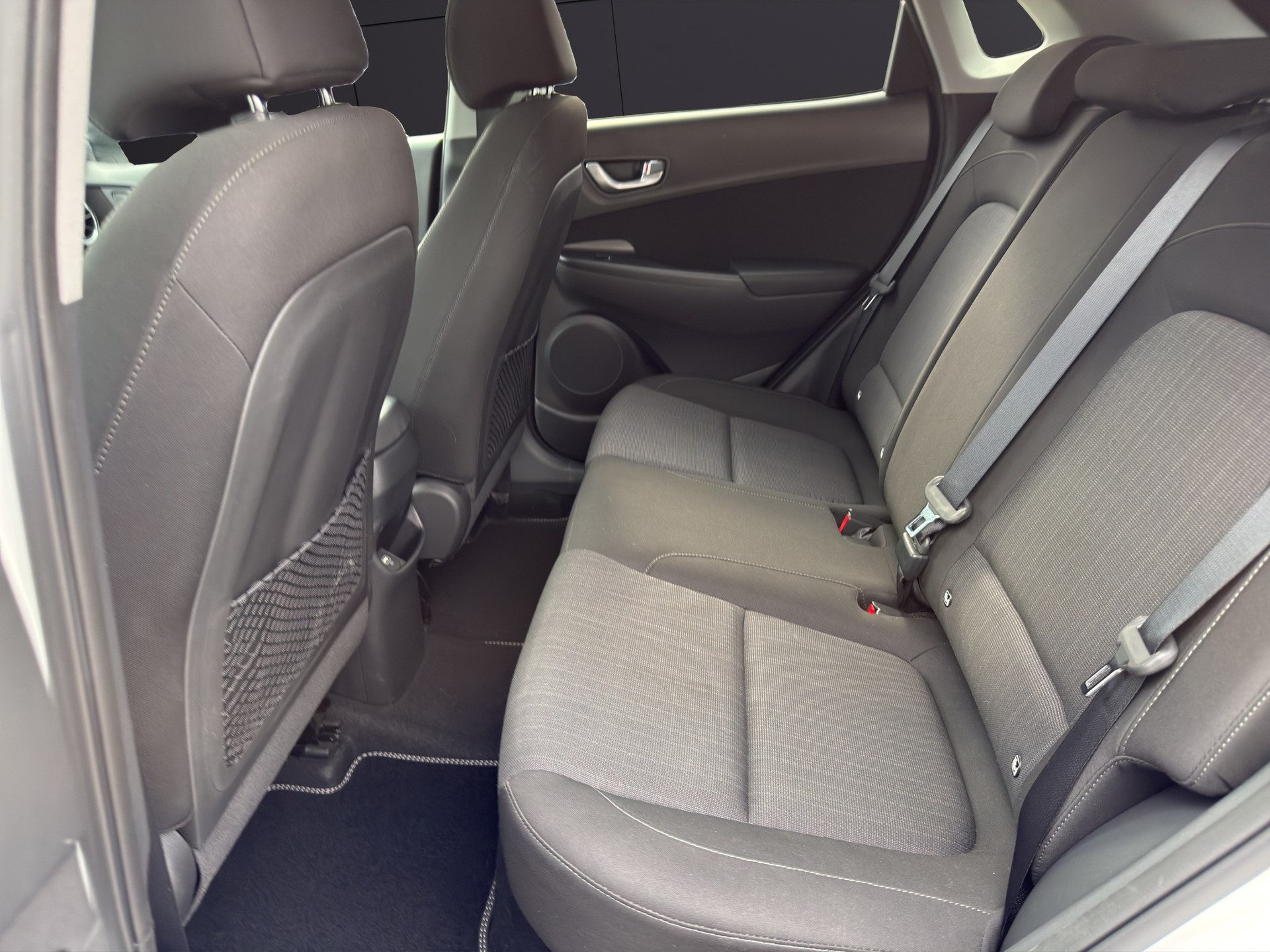 HYUNDAI Kona 1.6 GDi HEV Amplia DCT-image-15