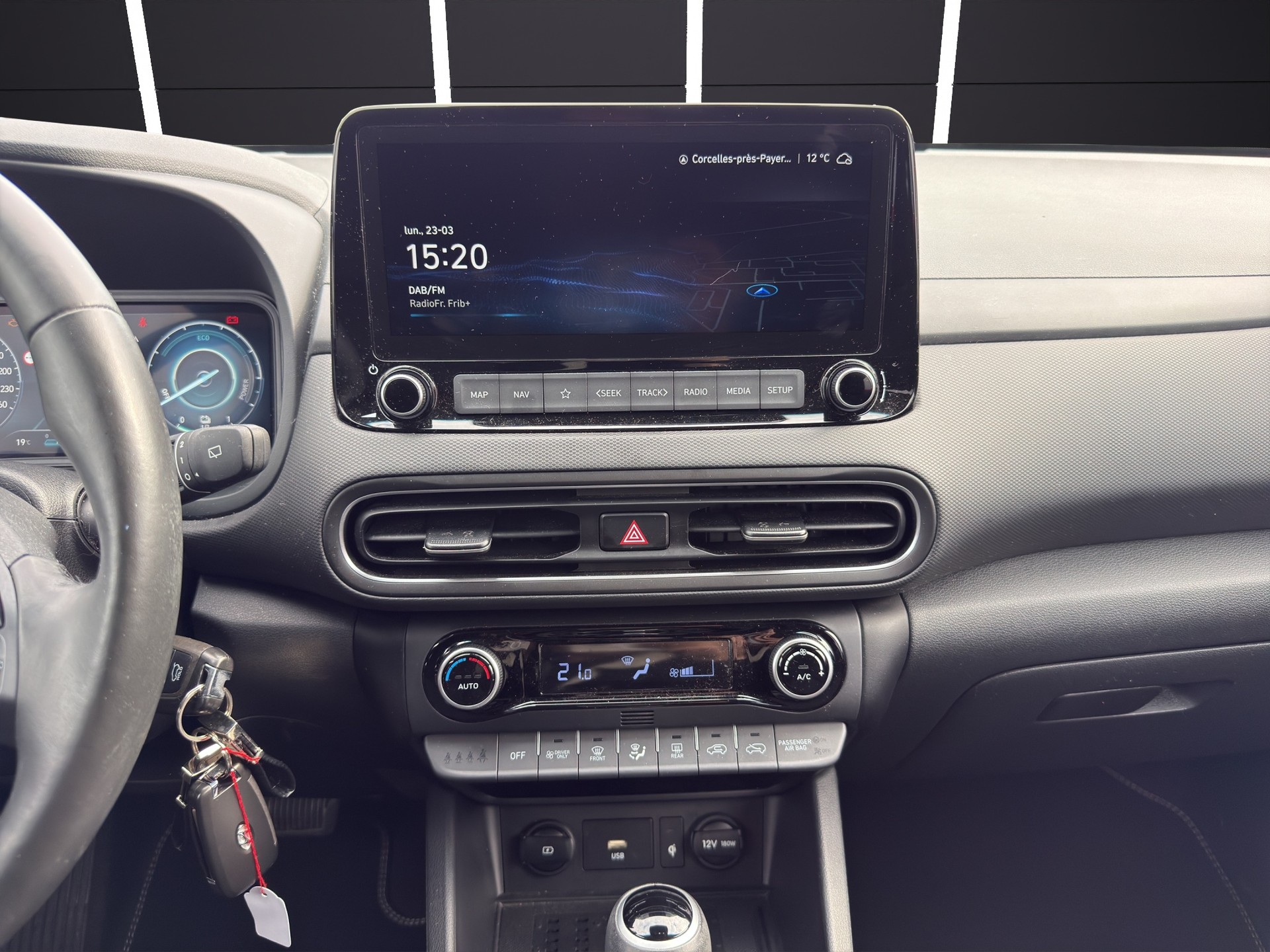 HYUNDAI Kona 1.6 GDi HEV Amplia DCT-image-10