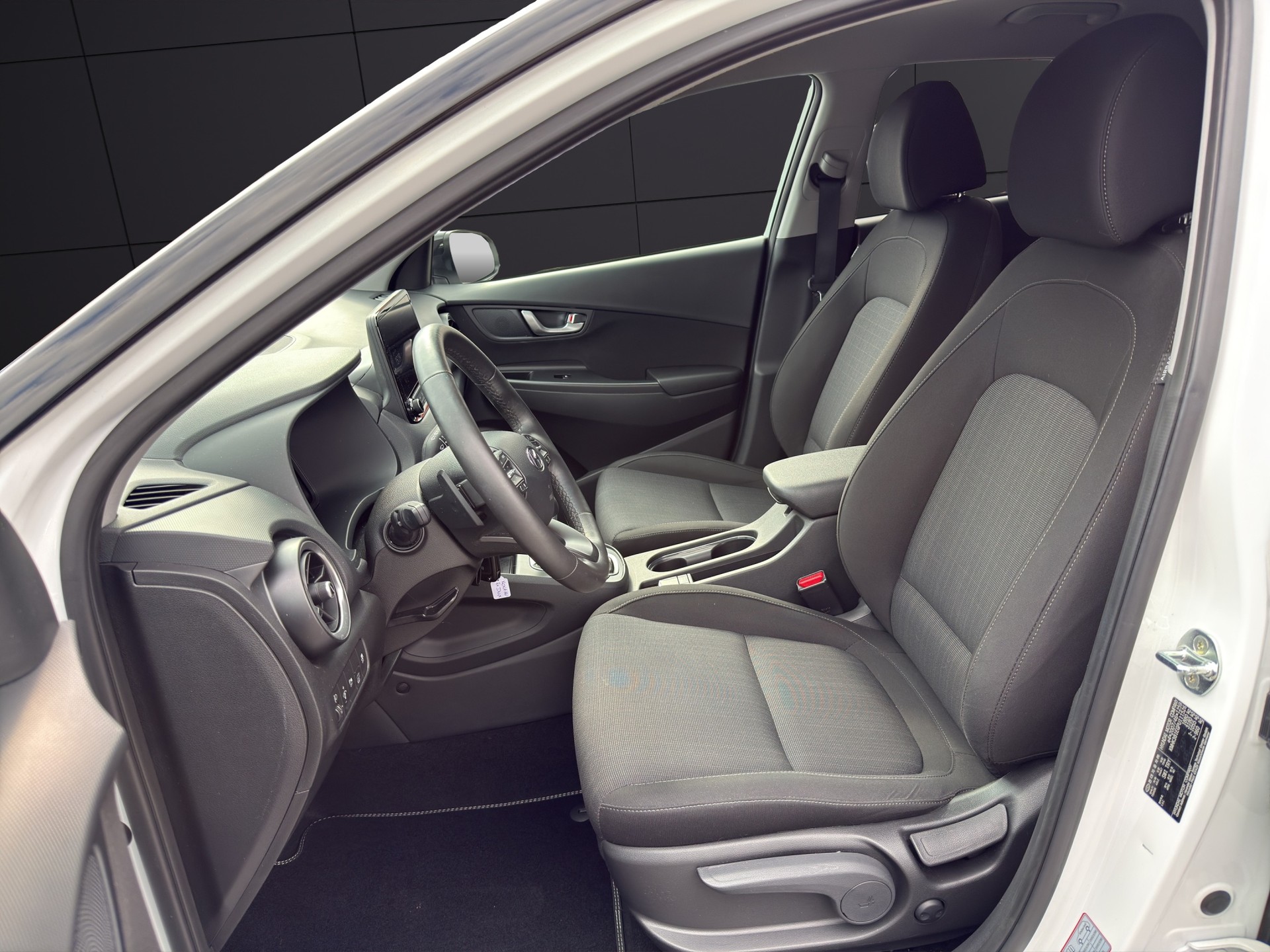 HYUNDAI Kona 1.6 GDi HEV Amplia DCT-image-14