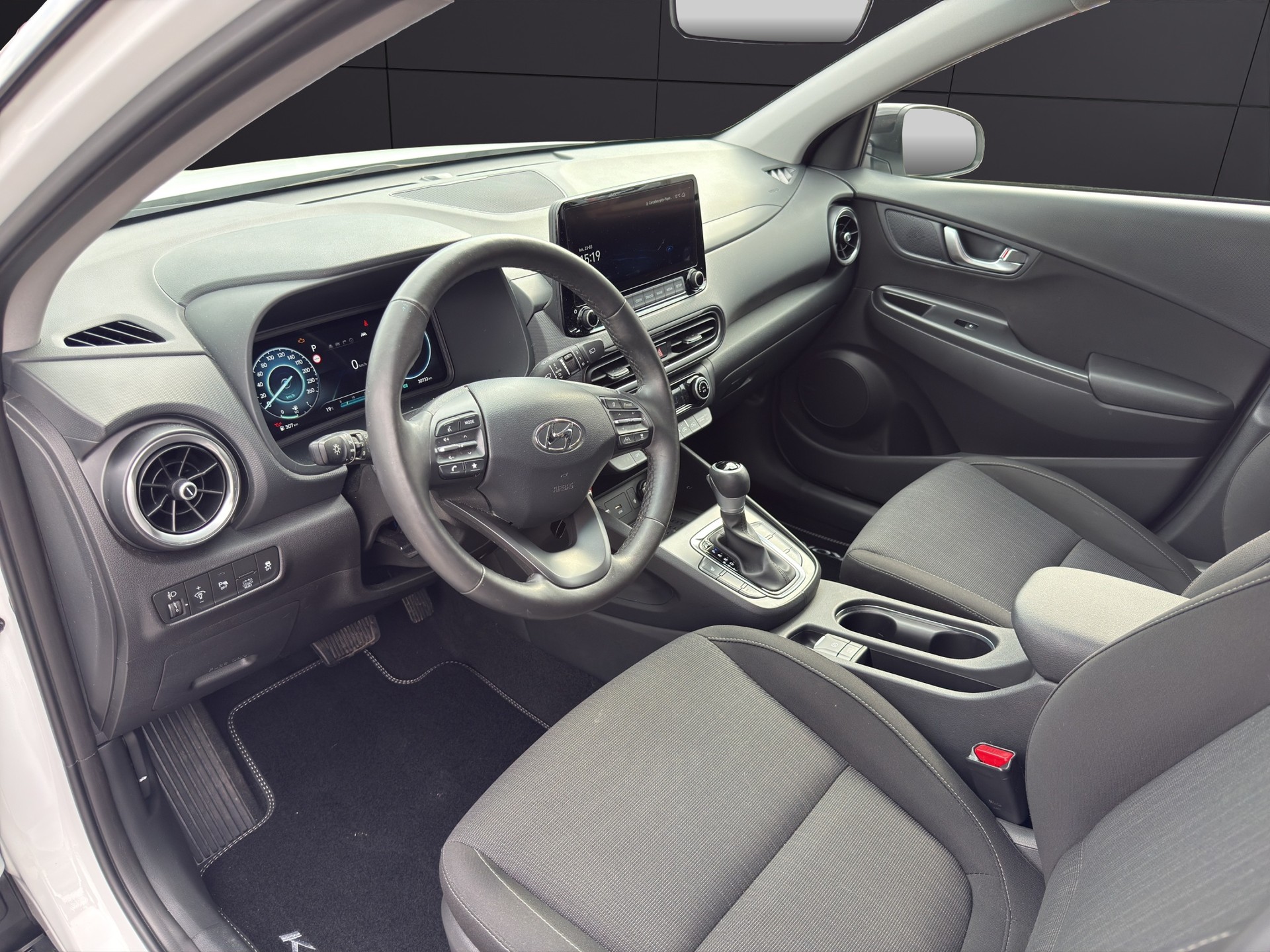 HYUNDAI Kona 1.6 GDi HEV Amplia DCT-image-13