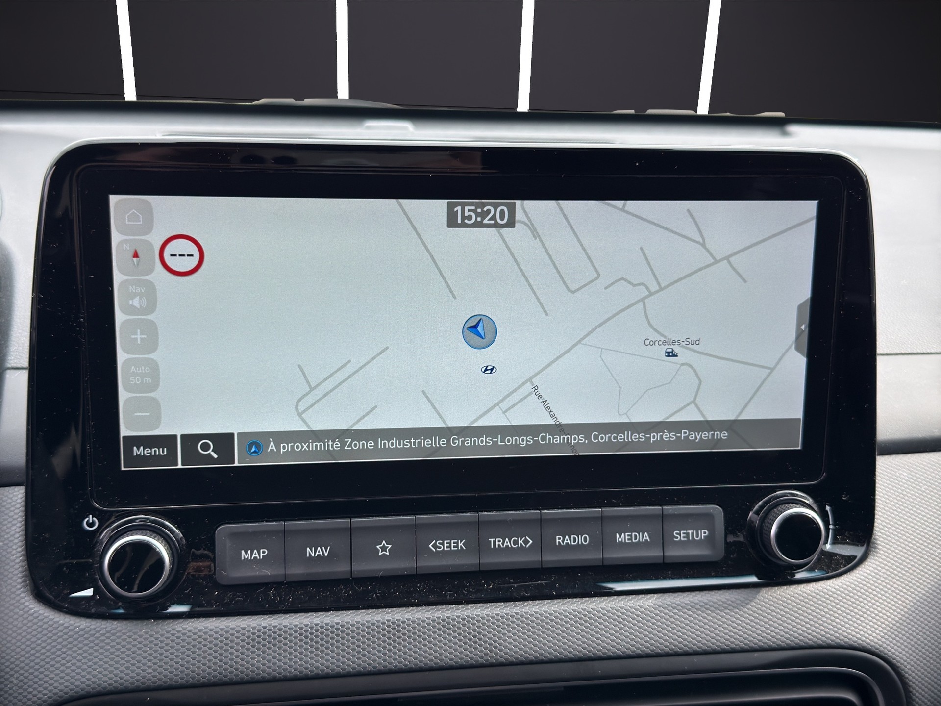 HYUNDAI Kona 1.6 GDi HEV Amplia DCT-image-11