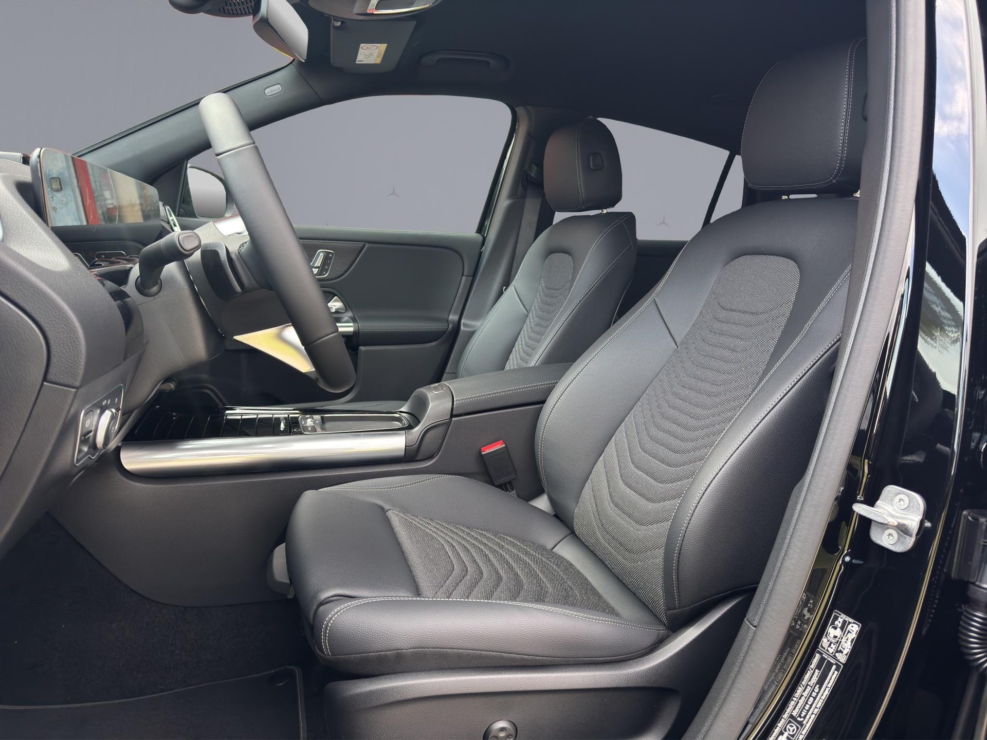 MERCEDES-BENZ GLA 200 Night Star-image-9