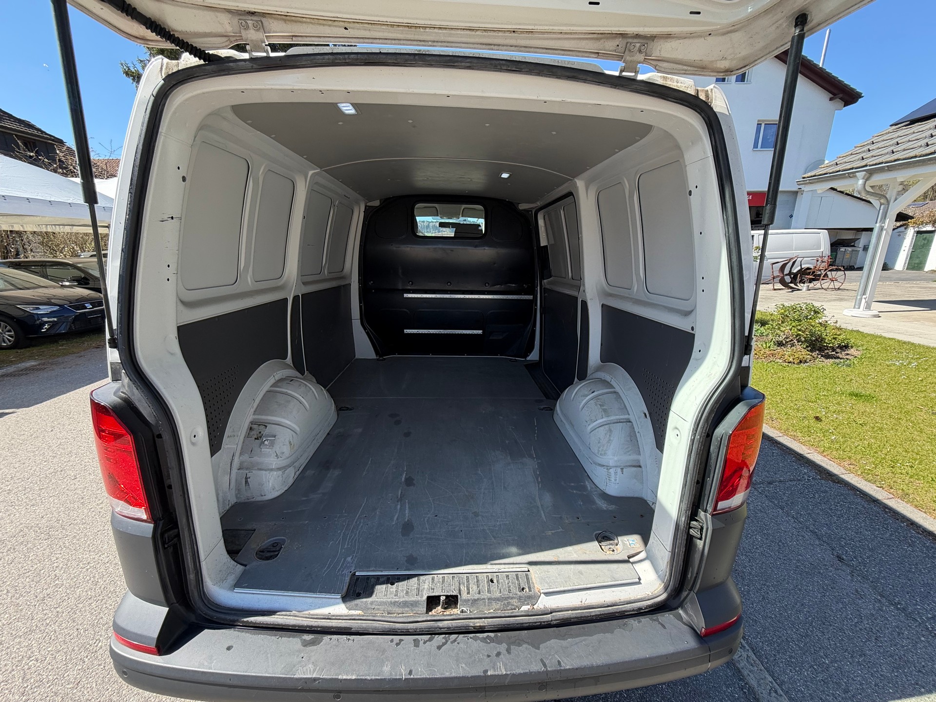 VW T6.1 2.0 TDI-image-12