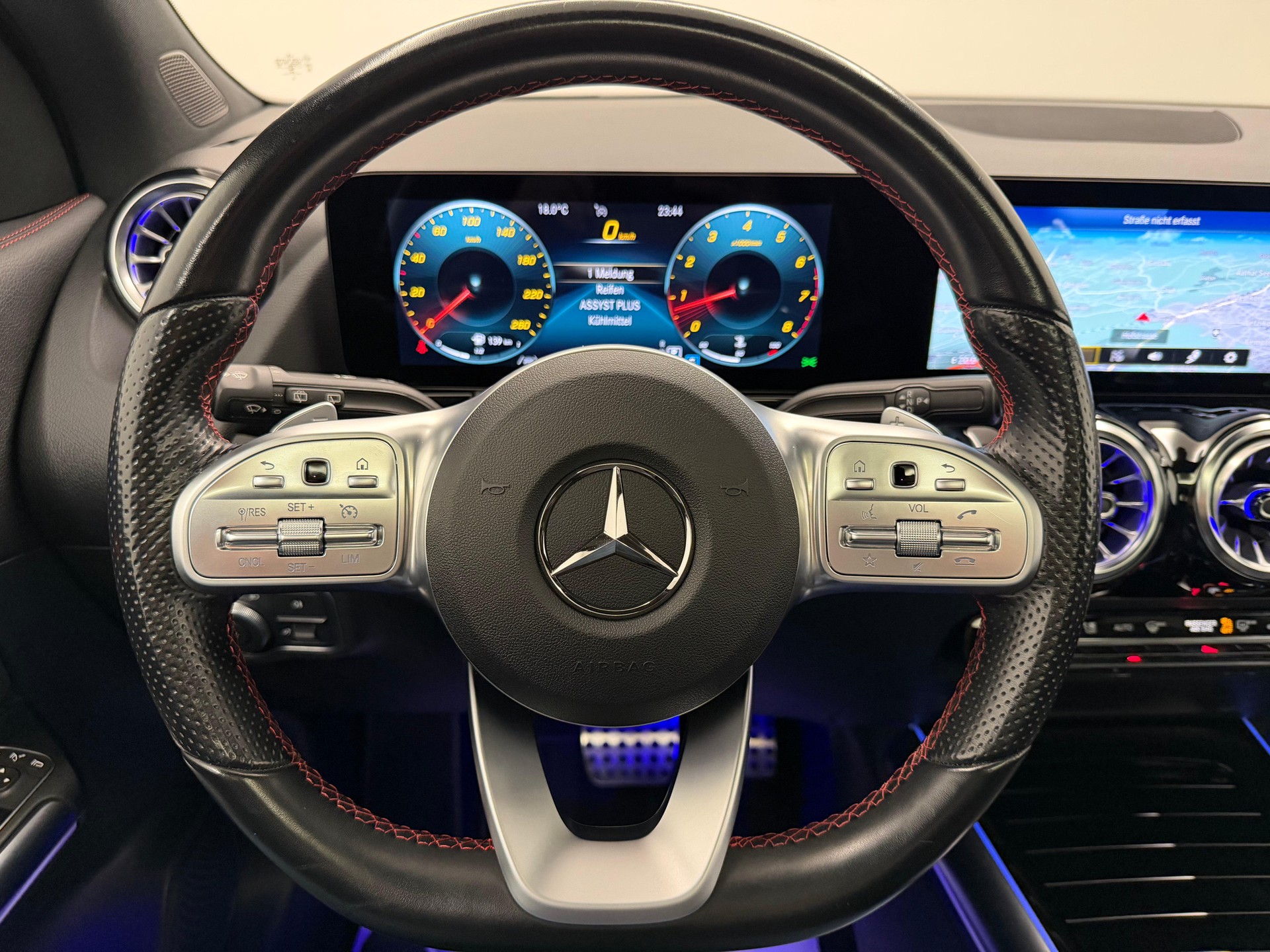 MERCEDES-BENZ GLA 250 AMG Line 4matic-image-19