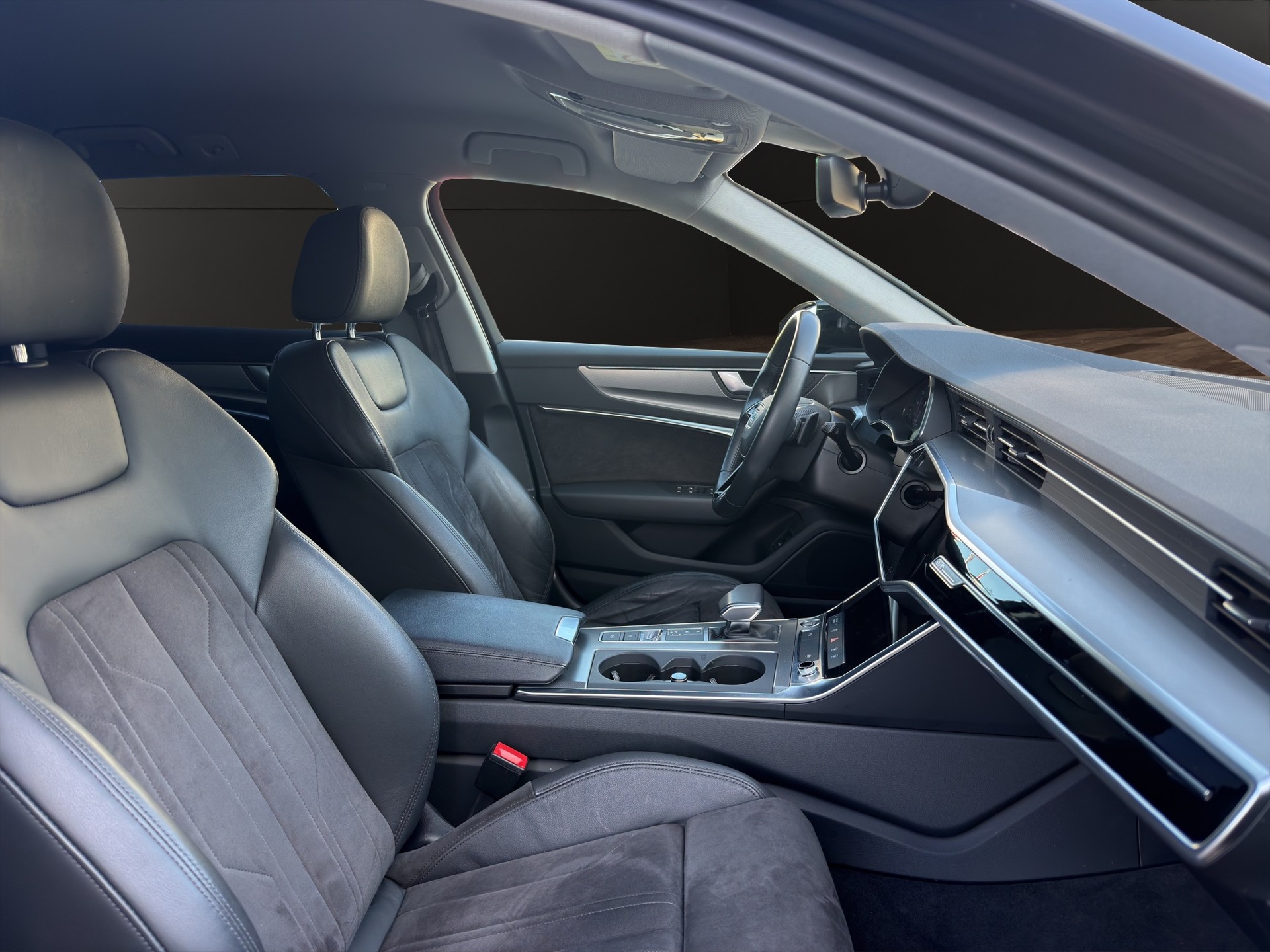 AUDI A6 Avant 45 TFSI Sport quattro S-tronic-image-10