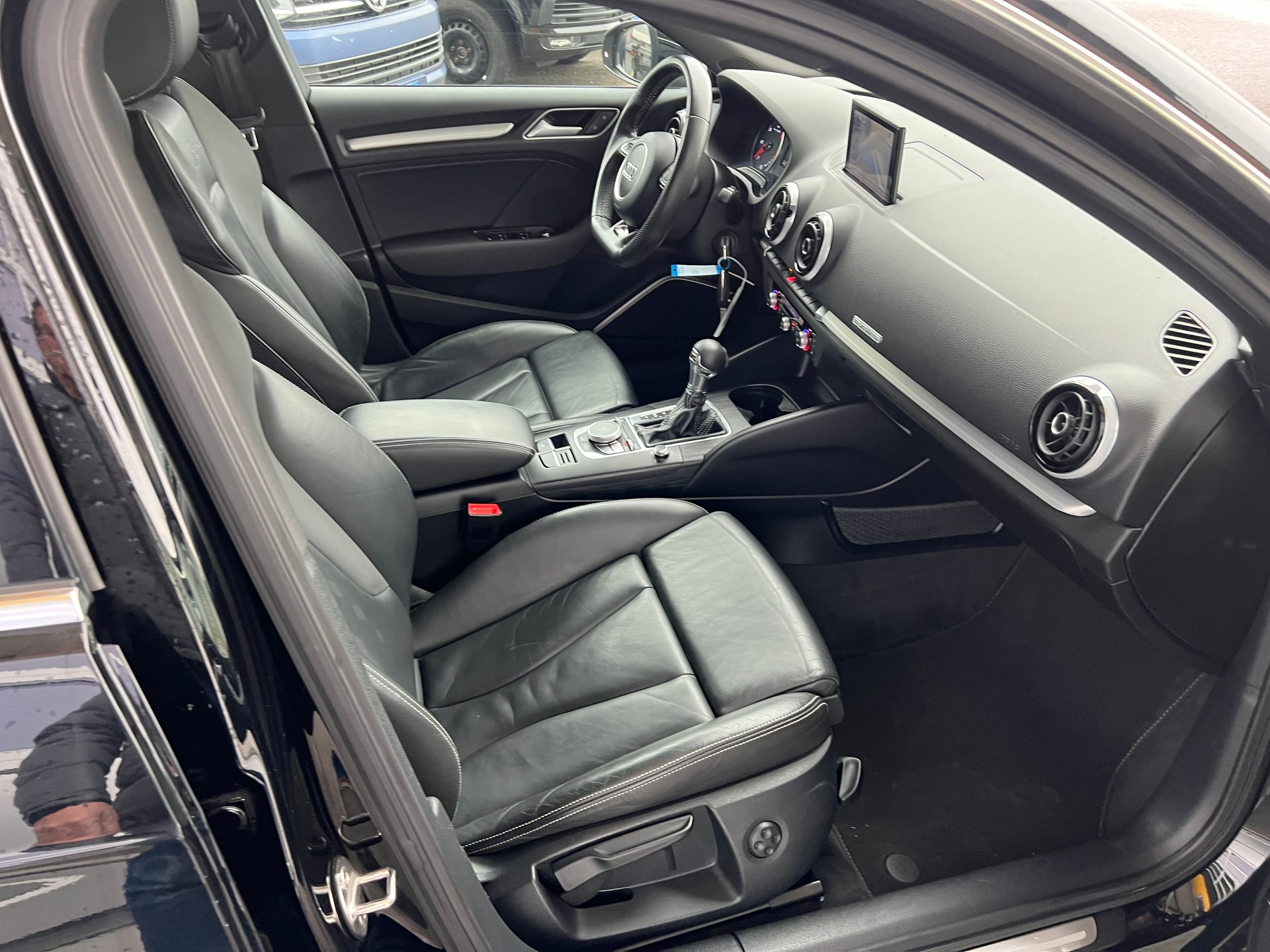 AUDI A3 Sportback 2.0 TDI S- Line Ambition 4x4 *Navigation * Leder * Rückfahrkamera * ab MFK 11.2025 * 1 Jahr Garantie möglich ***-image-13