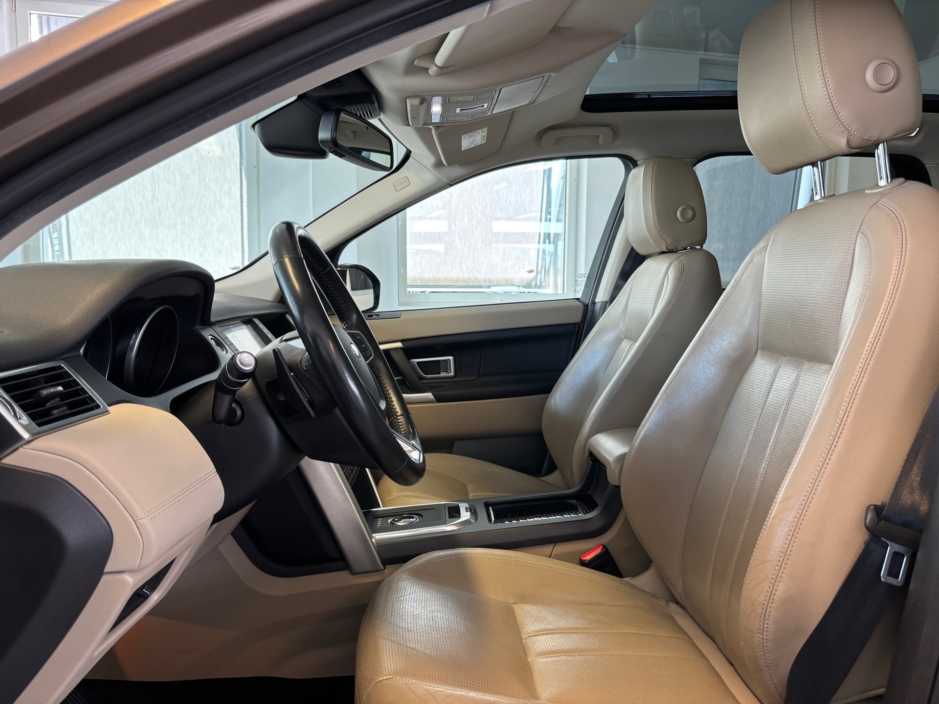 LAND ROVER Discovery Sport 2.0 TD4 HSE AT9-image-6