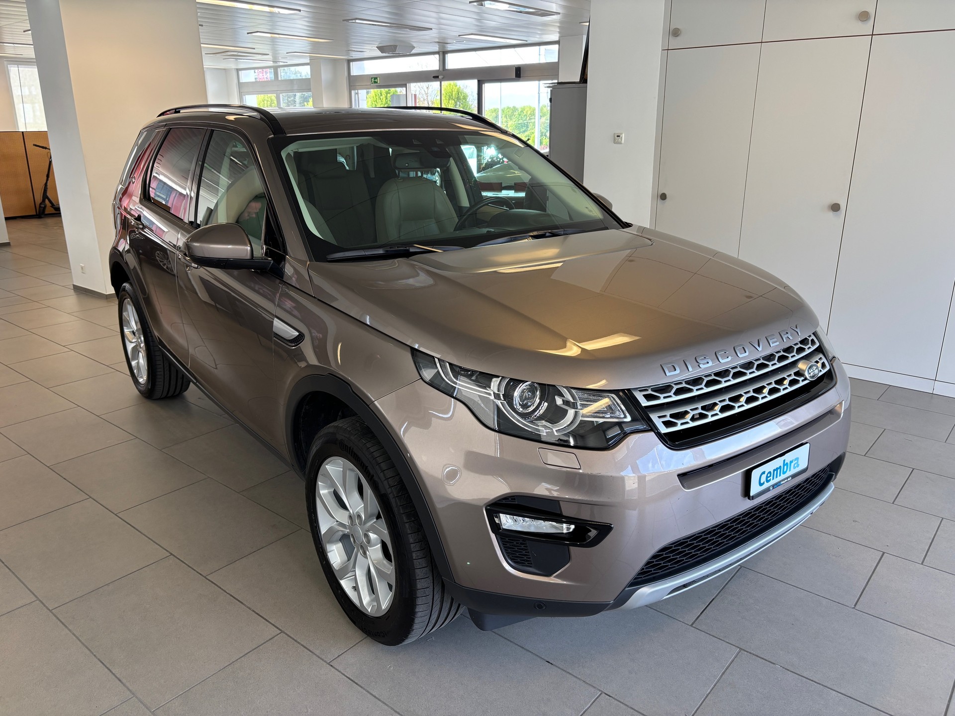 LAND ROVER Discovery Sport 2.0 TD4 HSE AT9-image-1