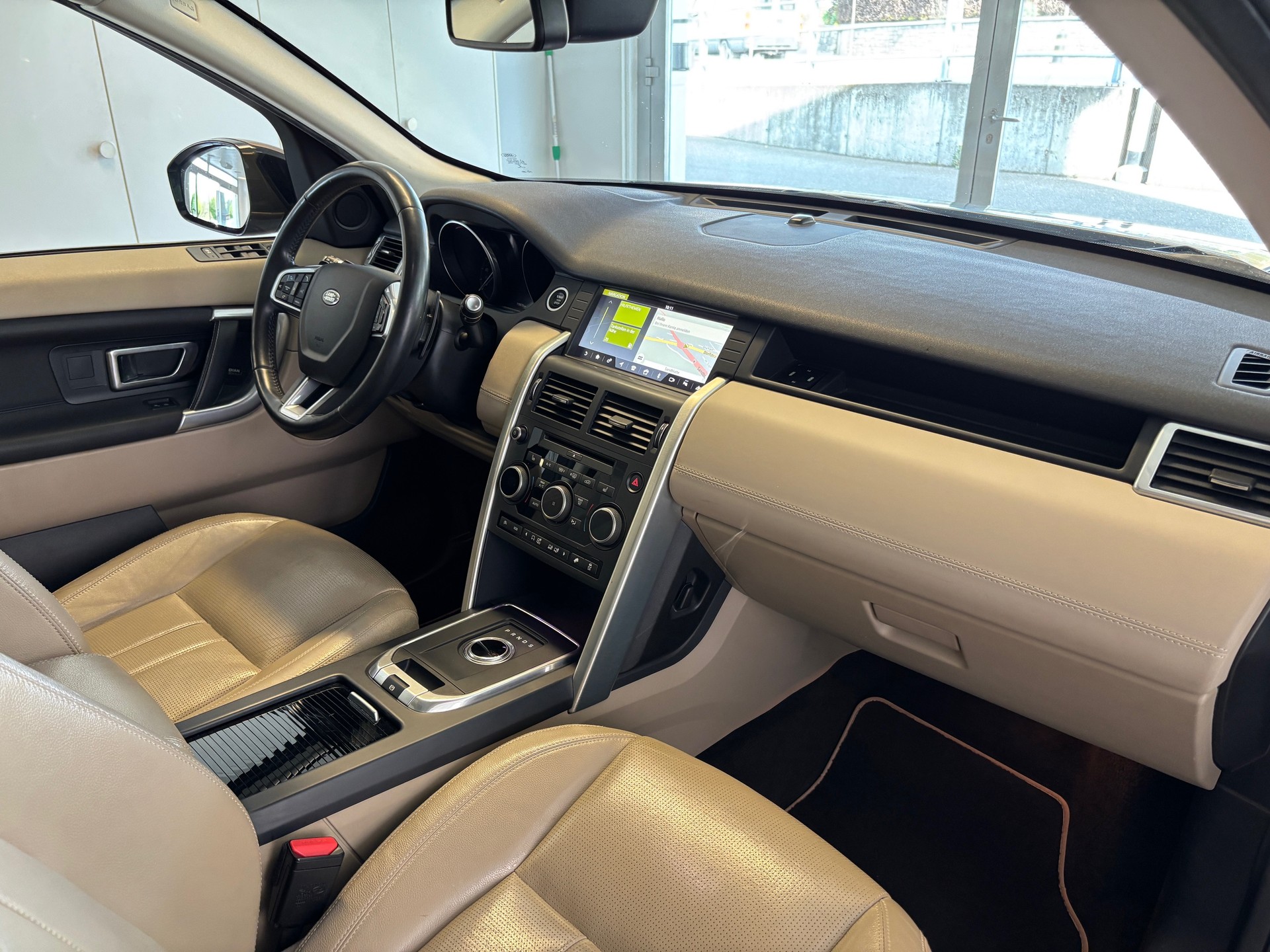 LAND ROVER Discovery Sport 2.0 TD4 HSE AT9-image-7