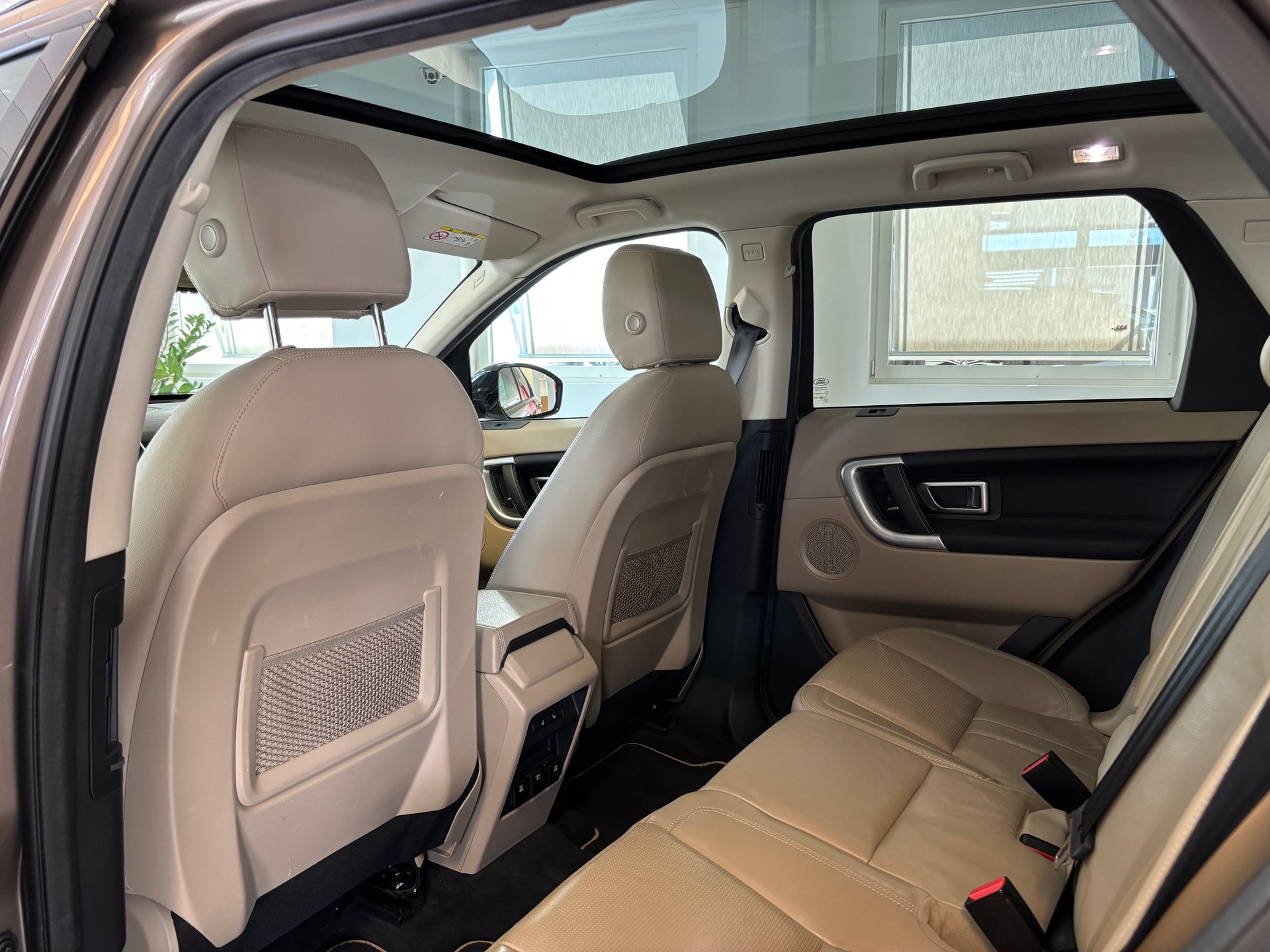 LAND ROVER Discovery Sport 2.0 TD4 HSE AT9-image-11
